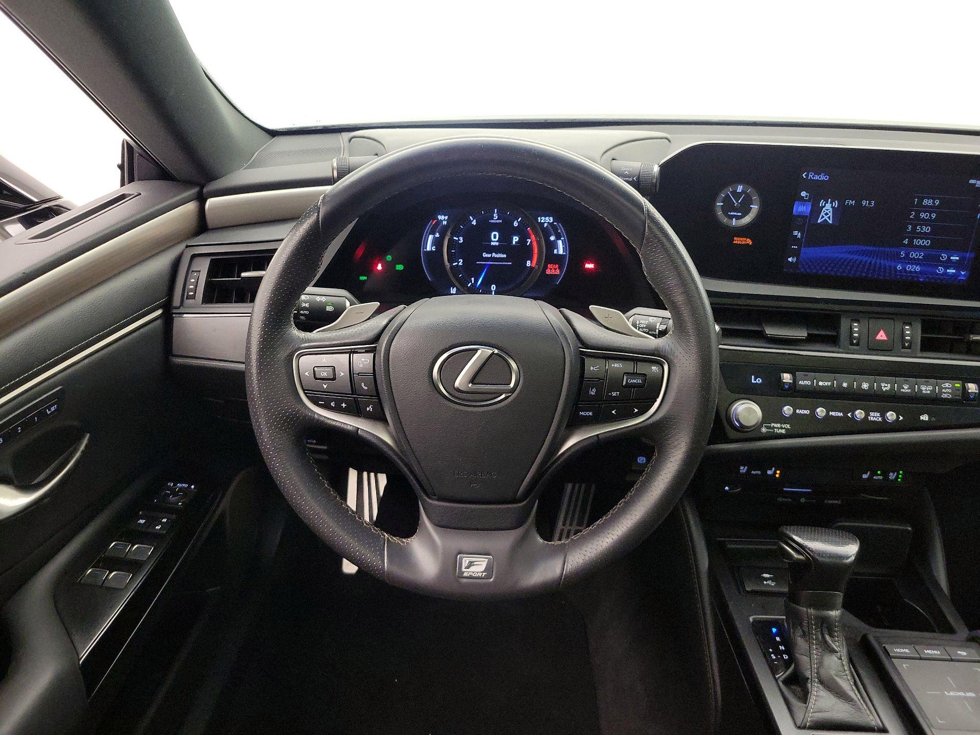 Thumbnail: 2022 Lexus ES - 10