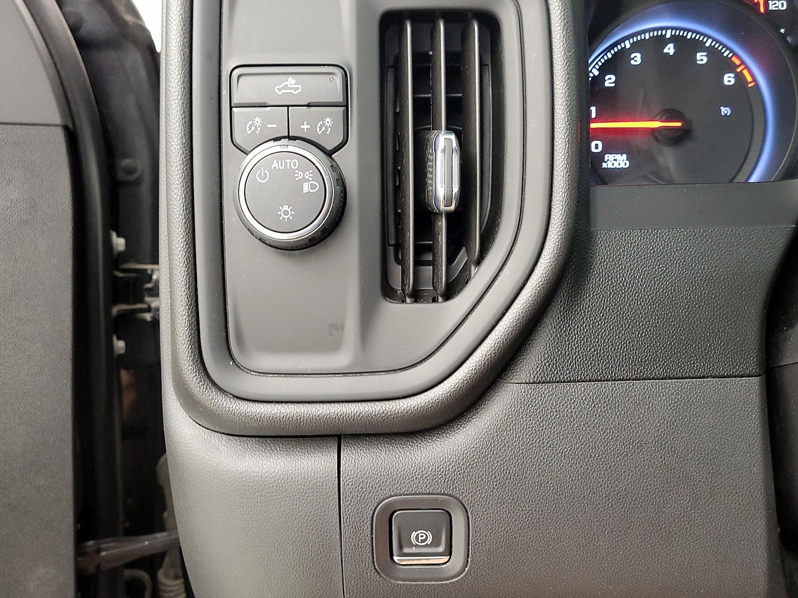 2021 Chevrolet Silverado 1500 Custom - Photo 14