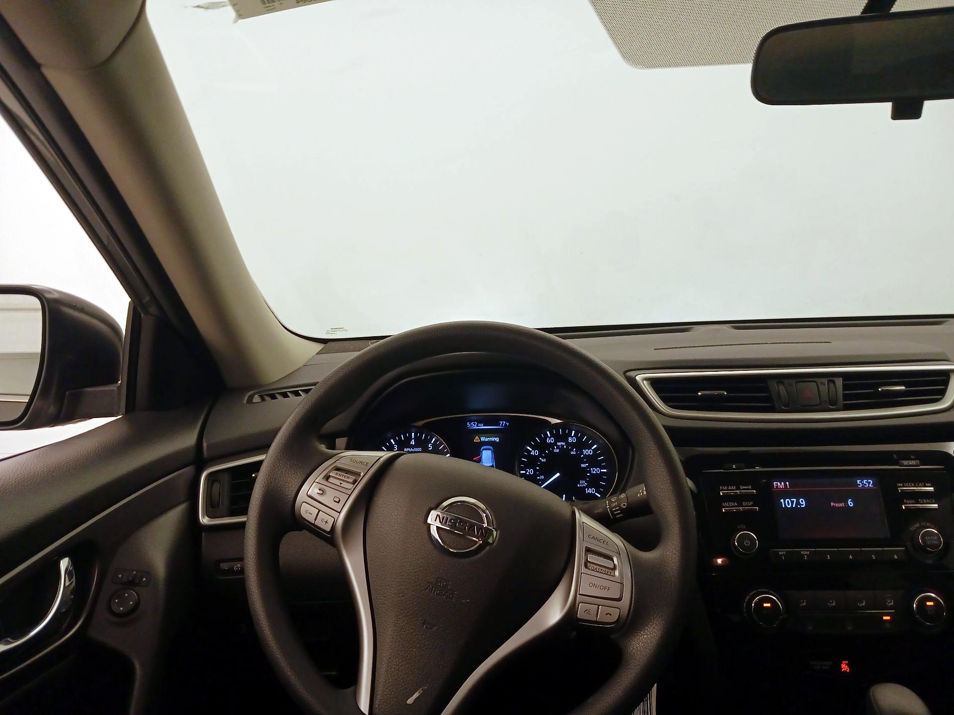 Thumbnail: 2016 Nissan Rogue - 10