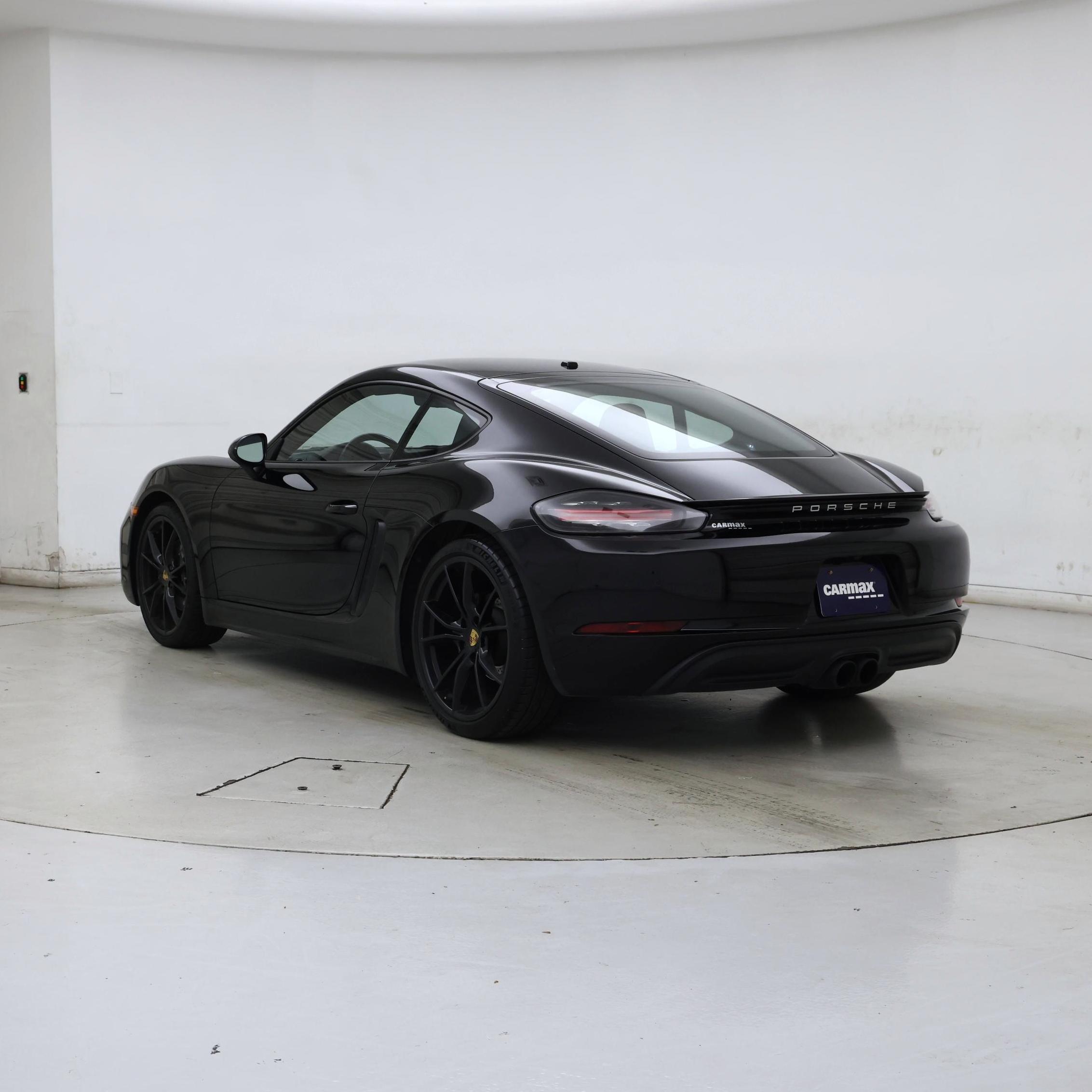 Thumbnail: 2018 Porsche 718 Cayman - 2