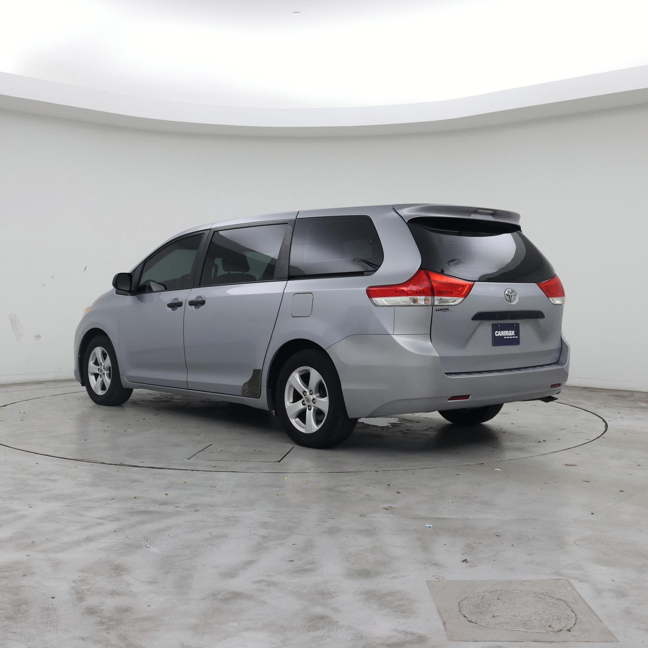 Thumbnail: 2014 Toyota Sienna - 2