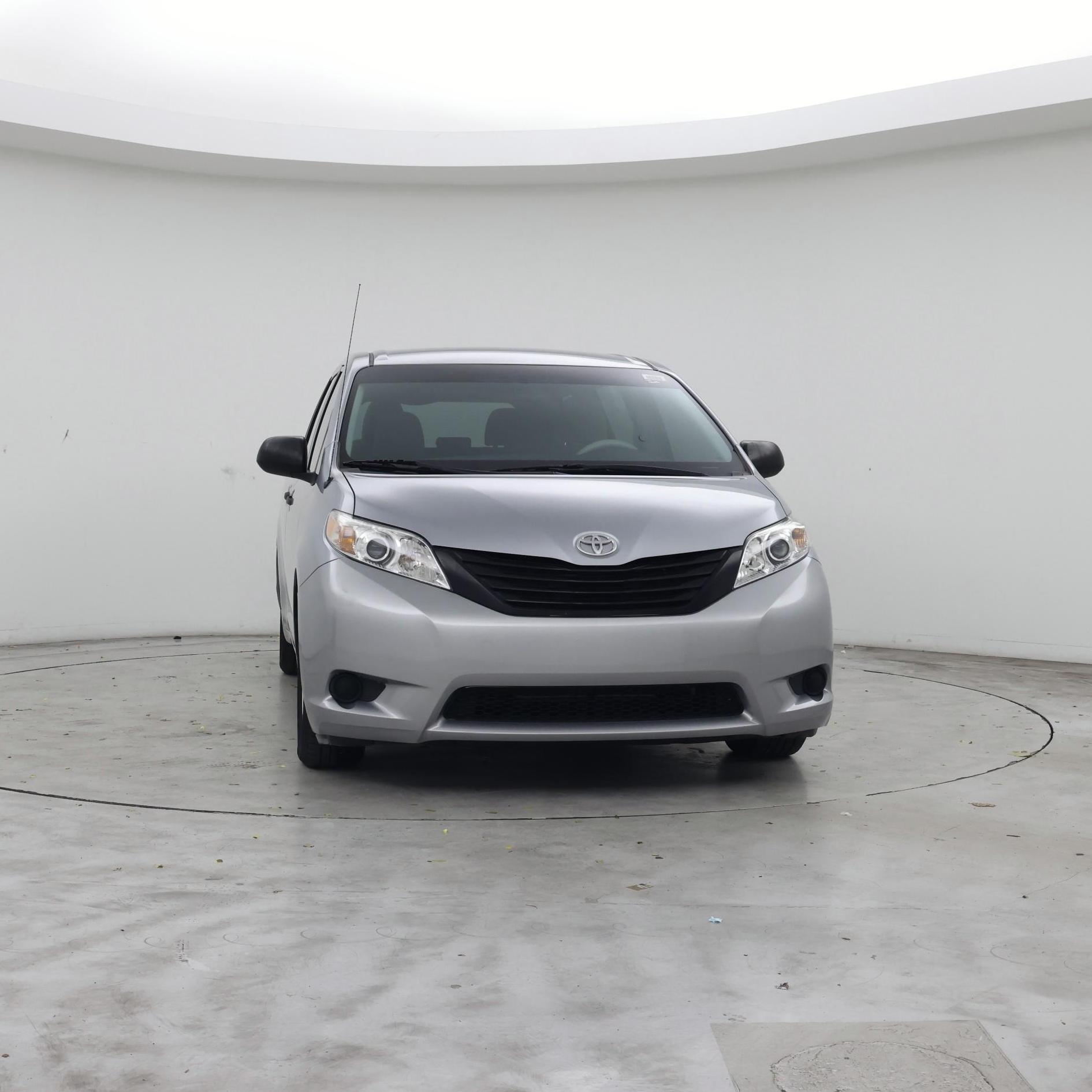Thumbnail: 2014 Toyota Sienna - 5