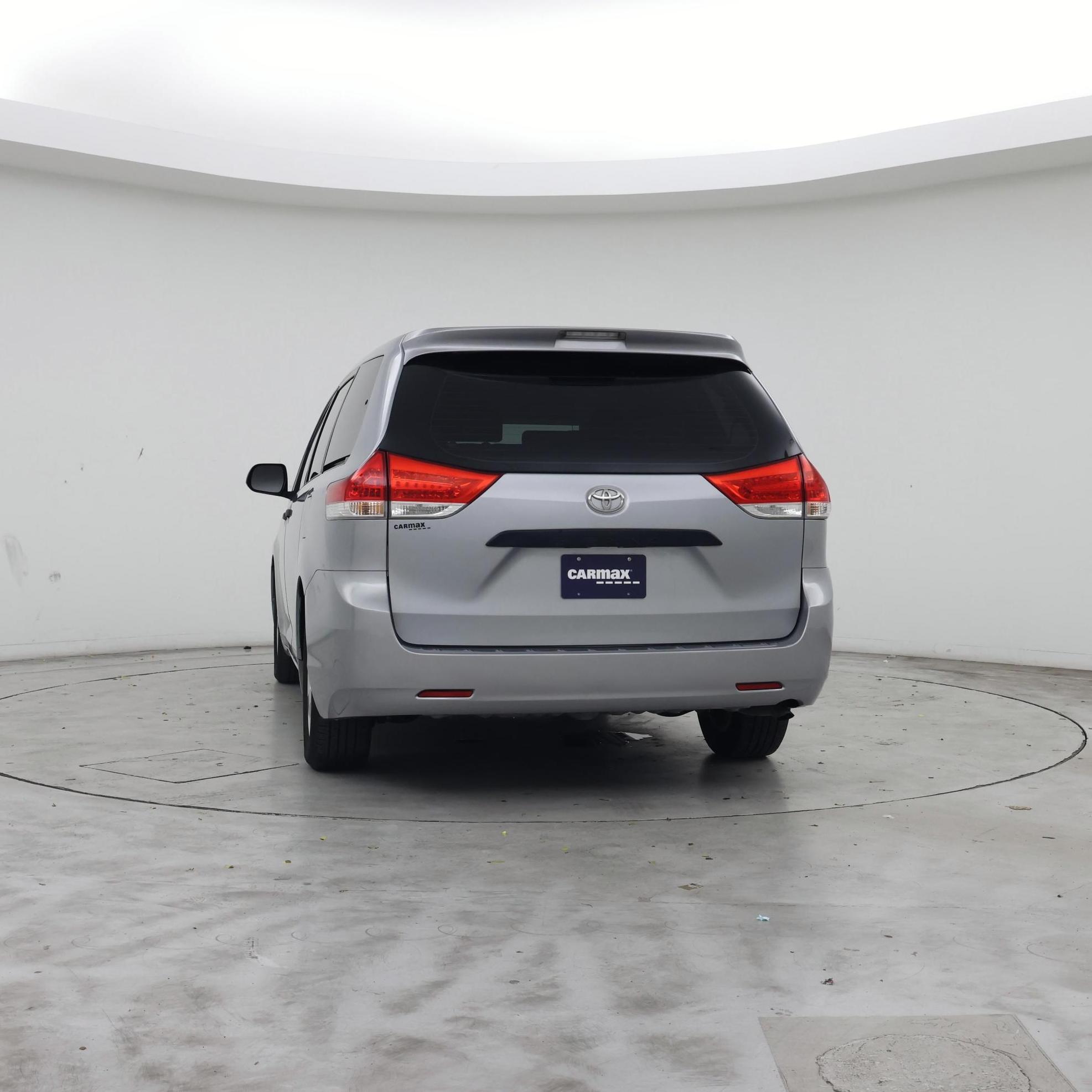 Thumbnail: 2014 Toyota Sienna - 6