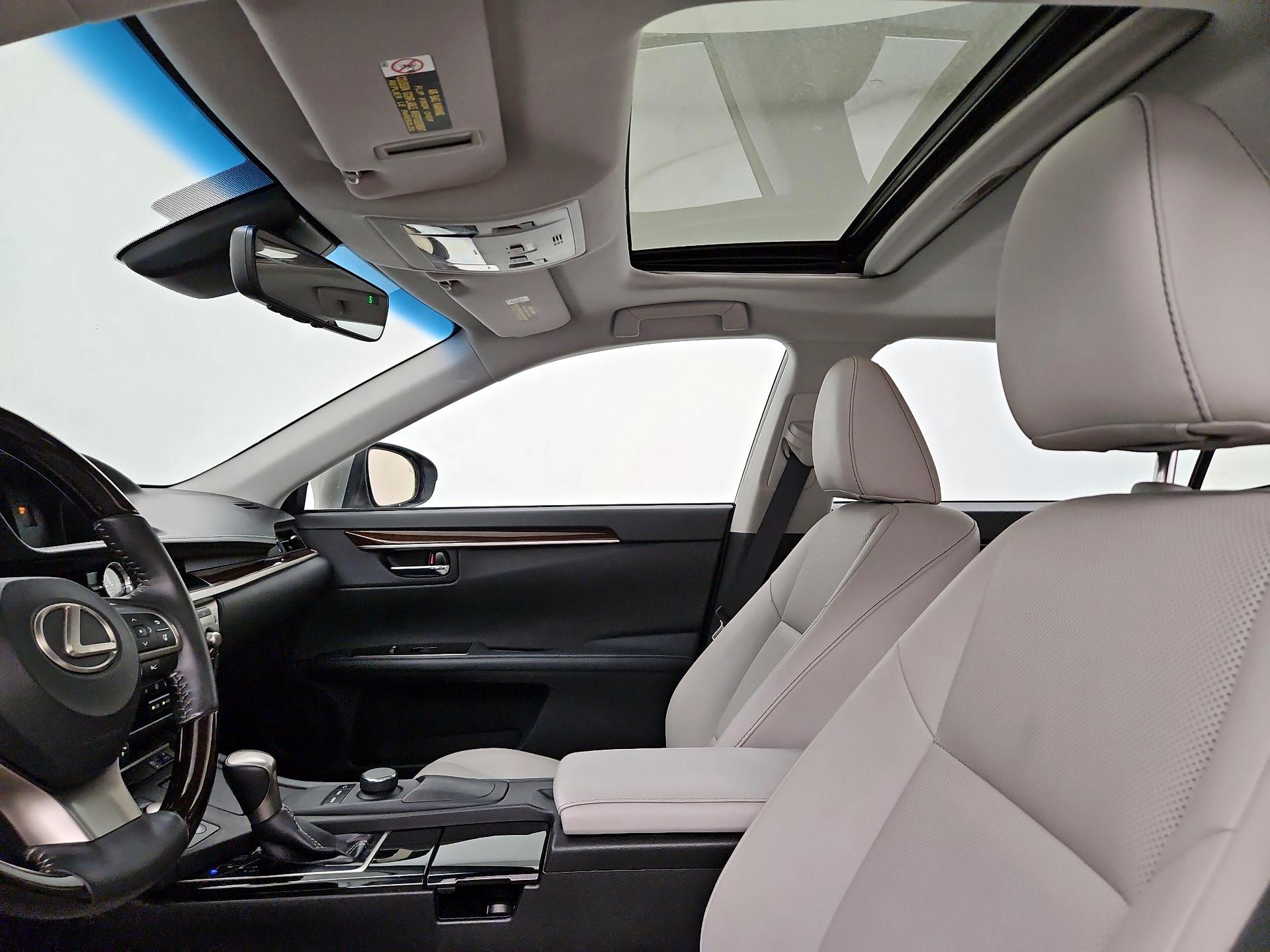 Thumbnail: 2016 Lexus ES - 19