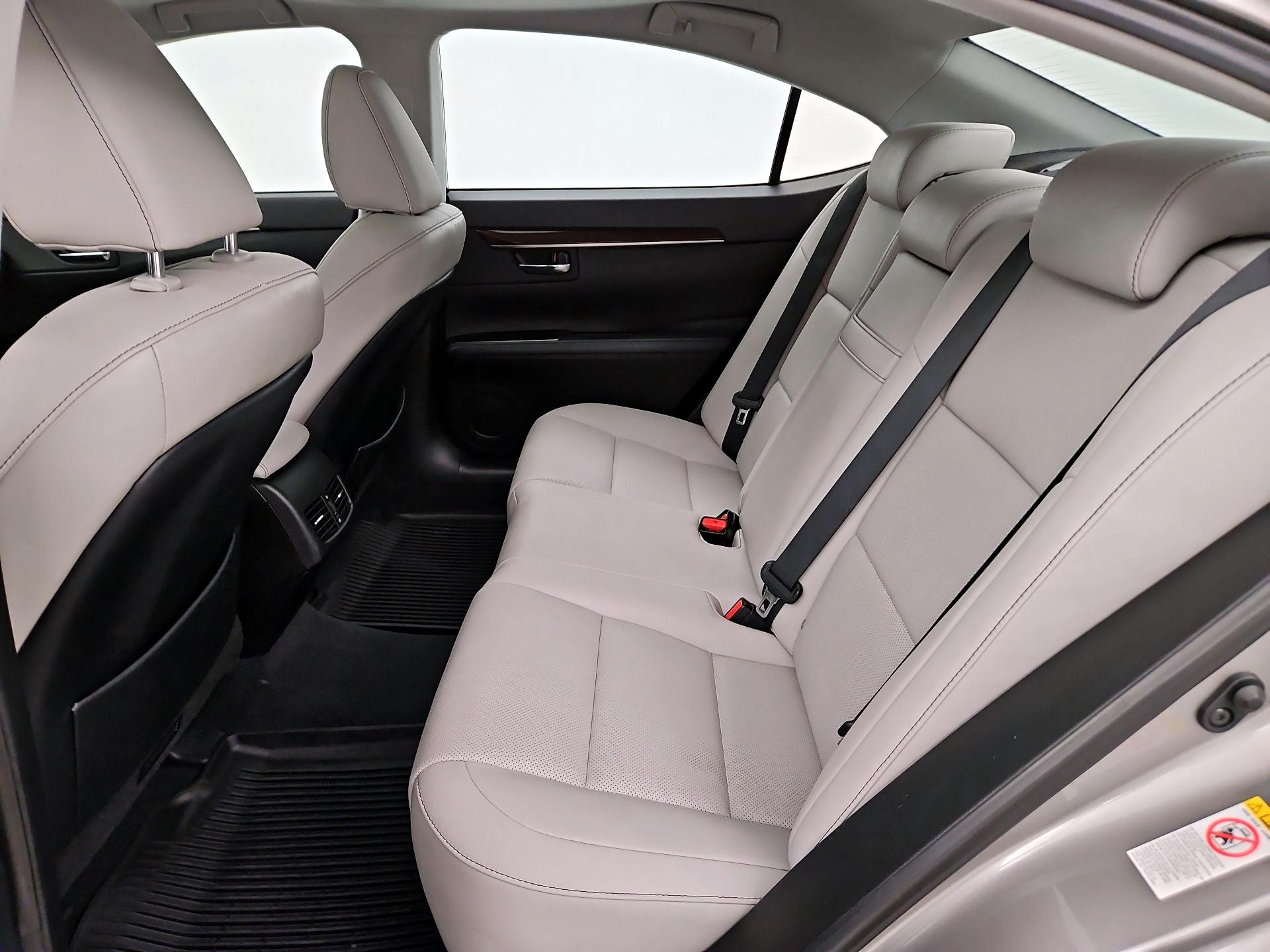 Thumbnail: 2016 Lexus ES - 20