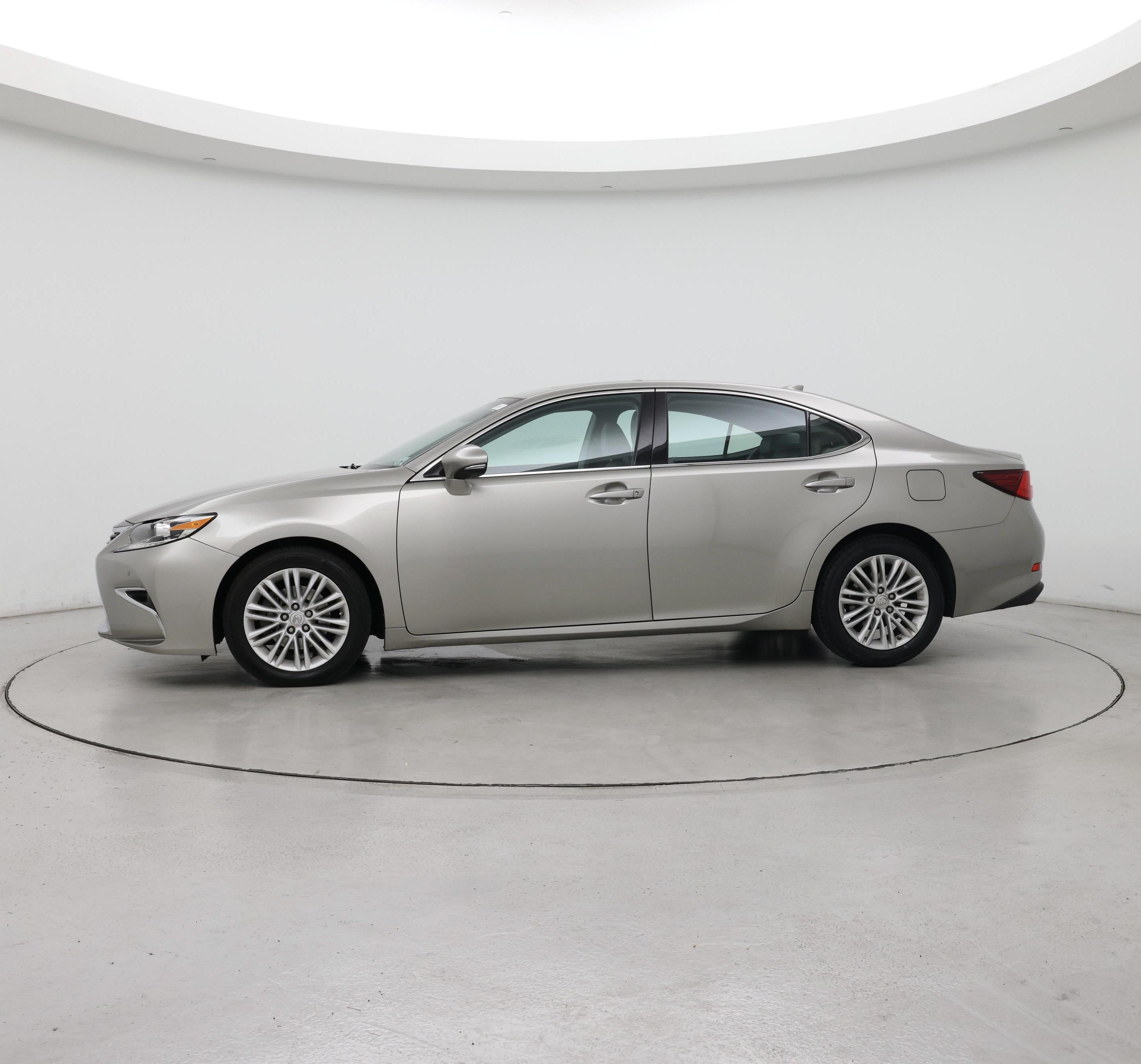 Thumbnail: 2016 Lexus ES - 3