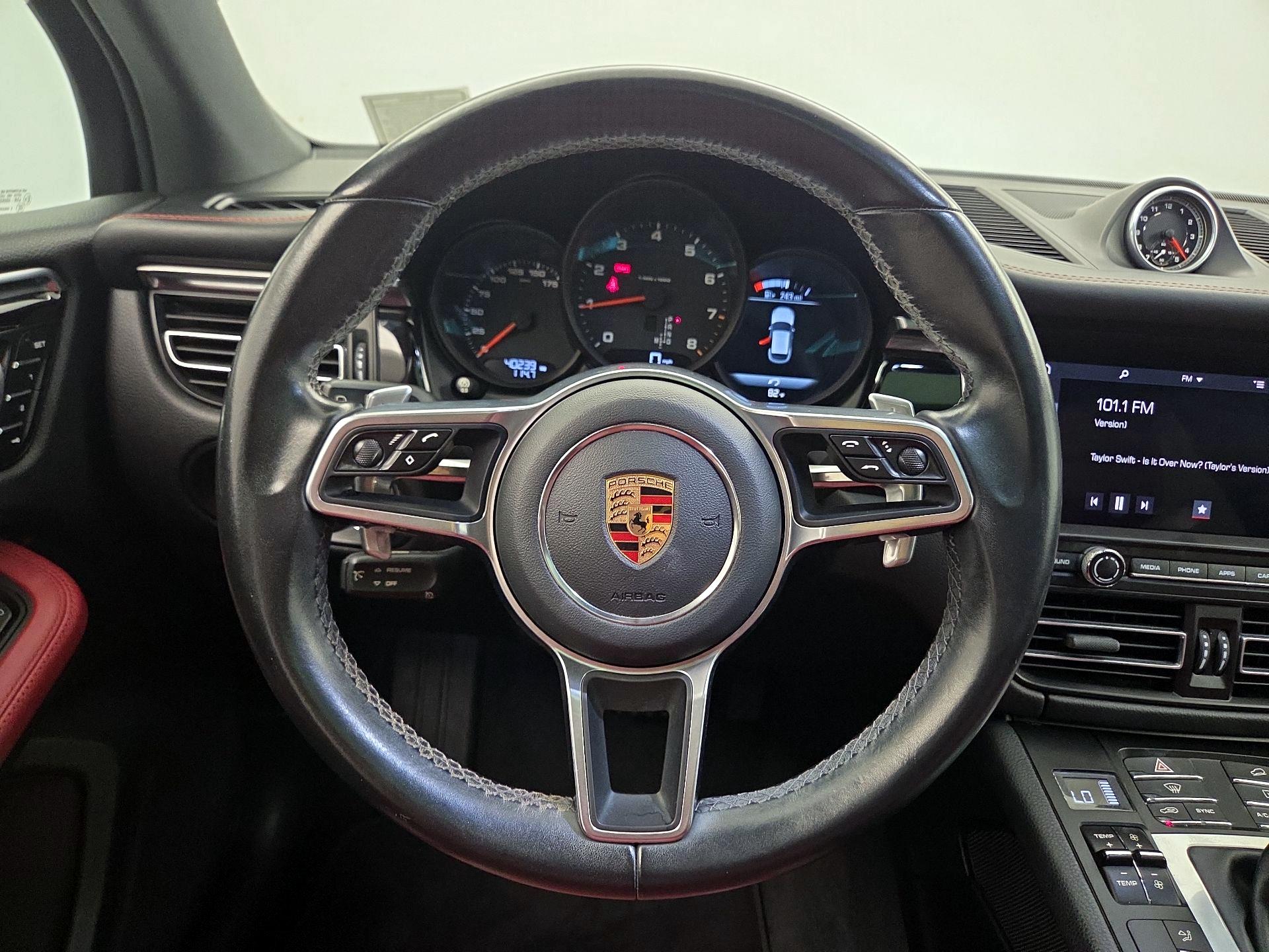 Thumbnail: 2020 Porsche Macan - 10