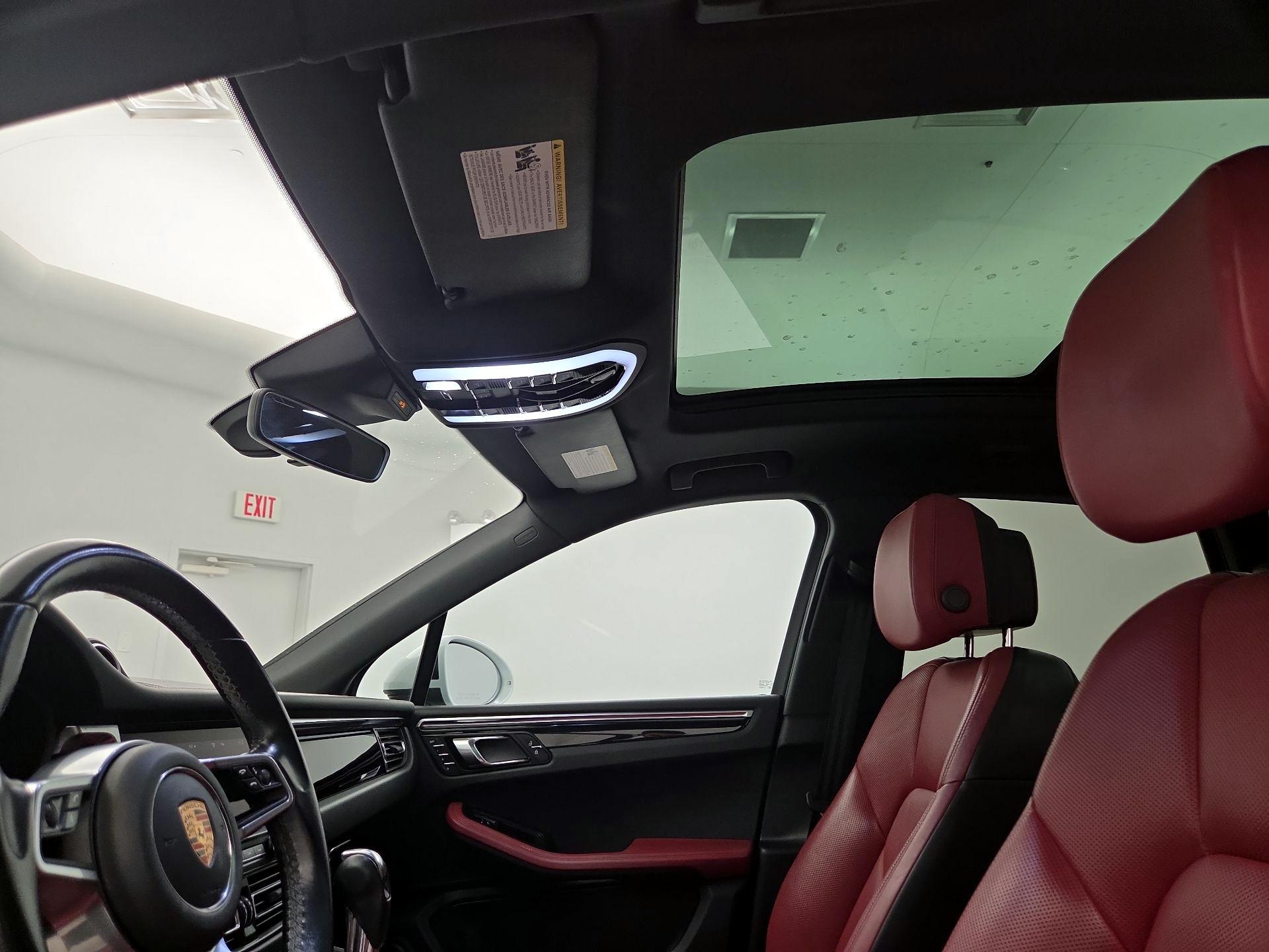 Thumbnail: 2020 Porsche Macan - 19
