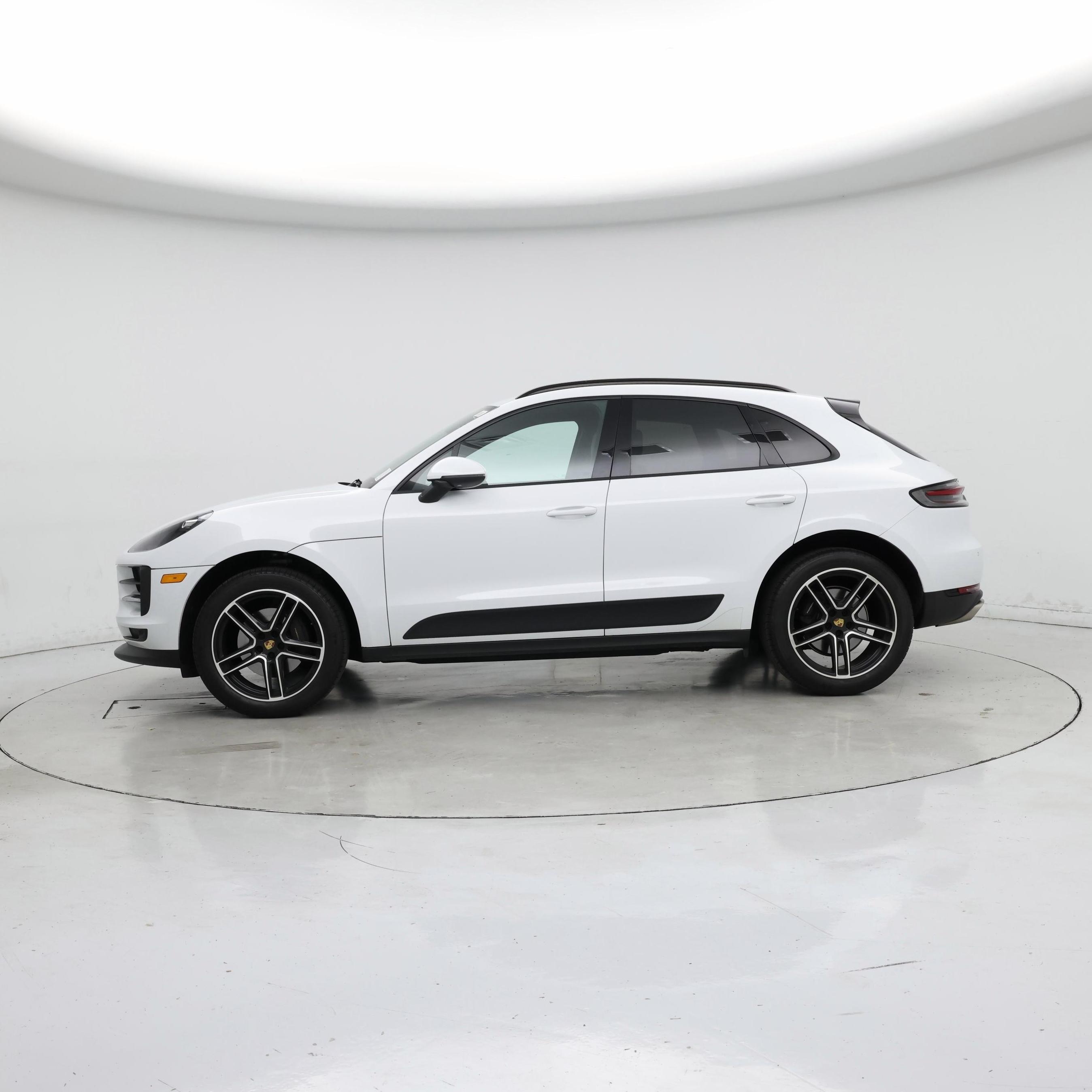 Thumbnail: 2020 Porsche Macan - 3