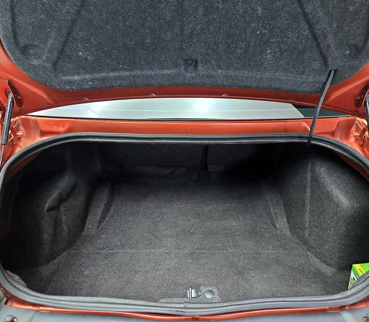 Trunk/Cargo (Seats Up)