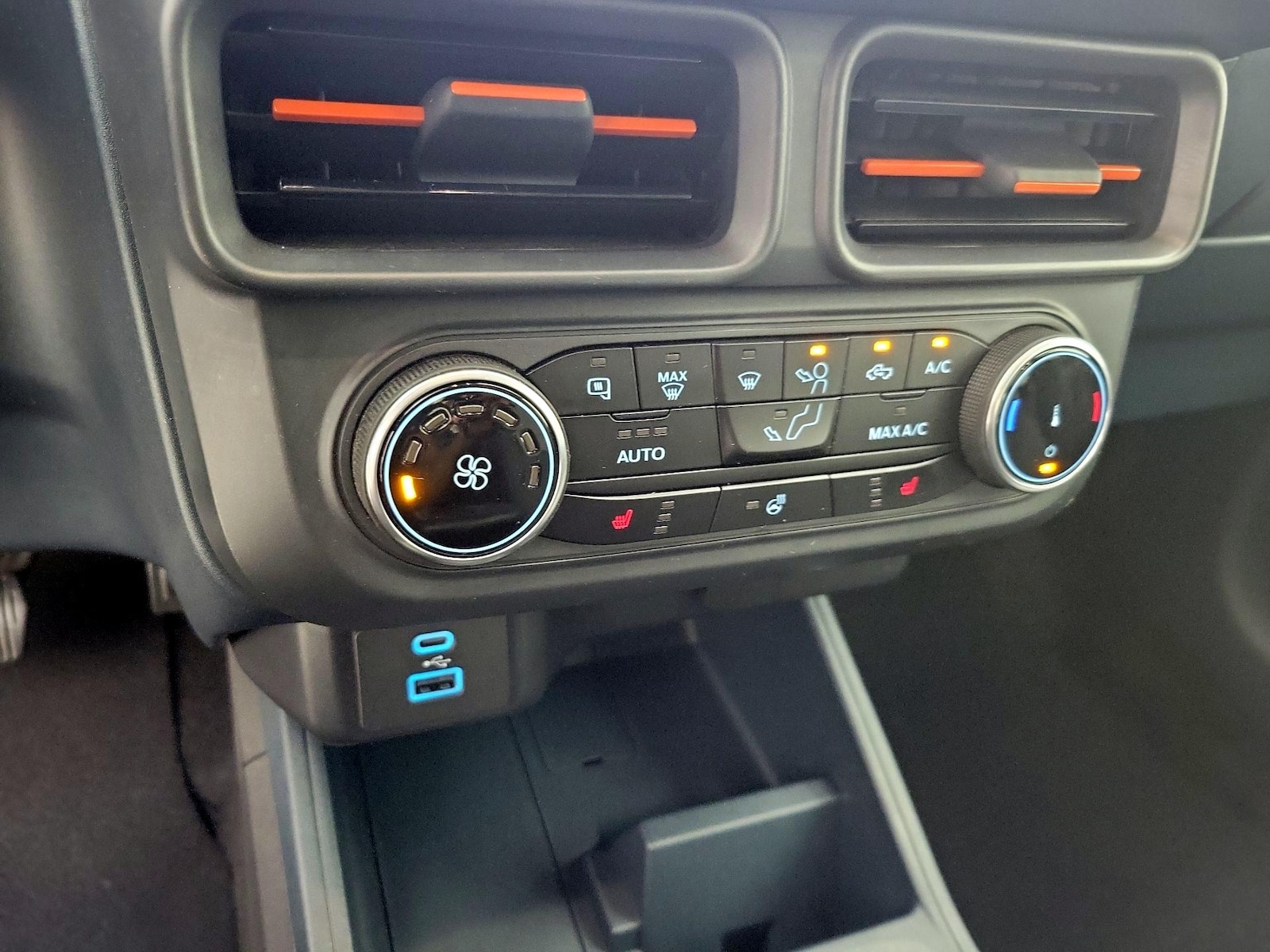 2024 Ford Maverick XLT - Photo 17