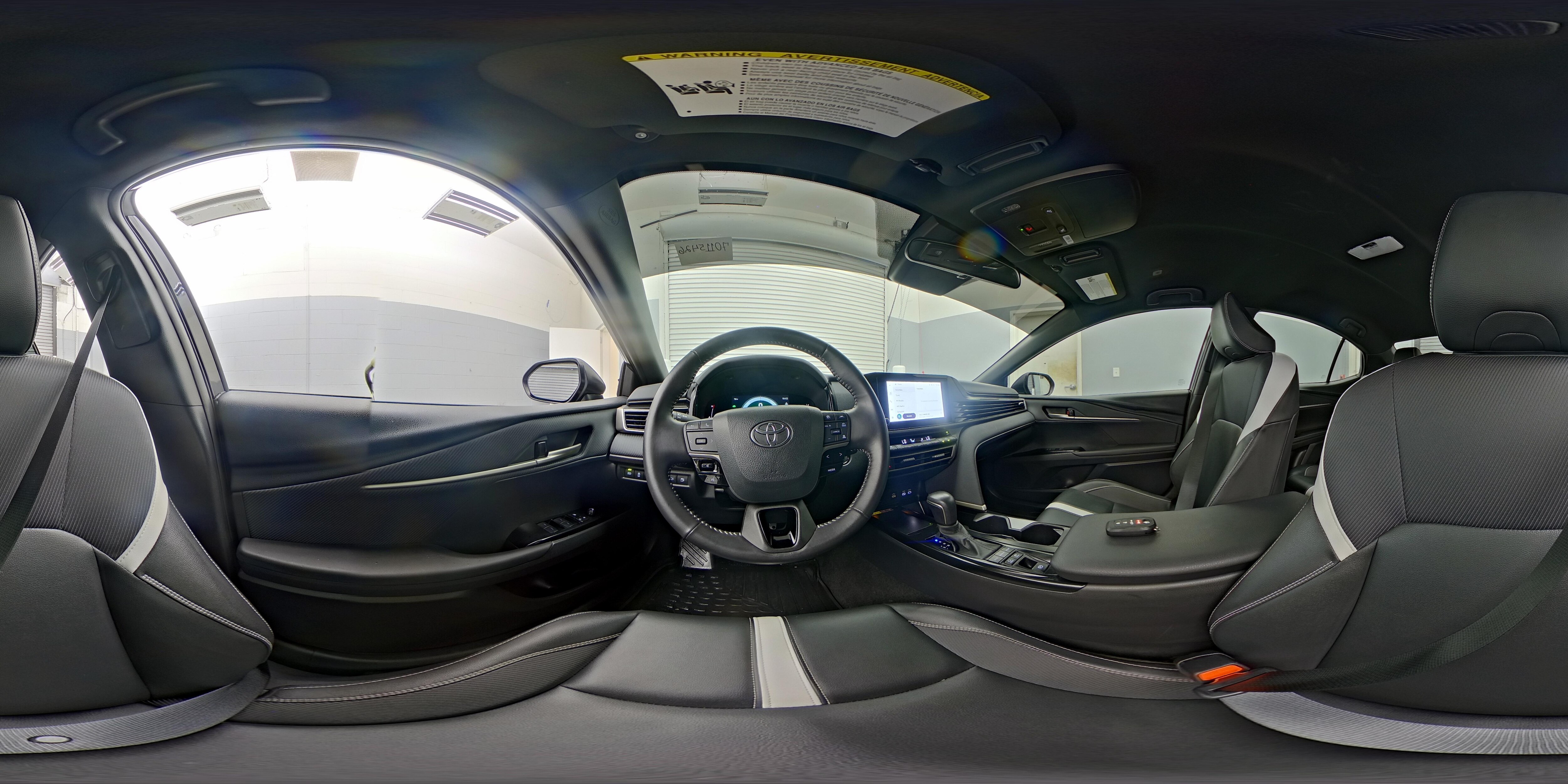 2025 Toyota Camry SE - Photo 26