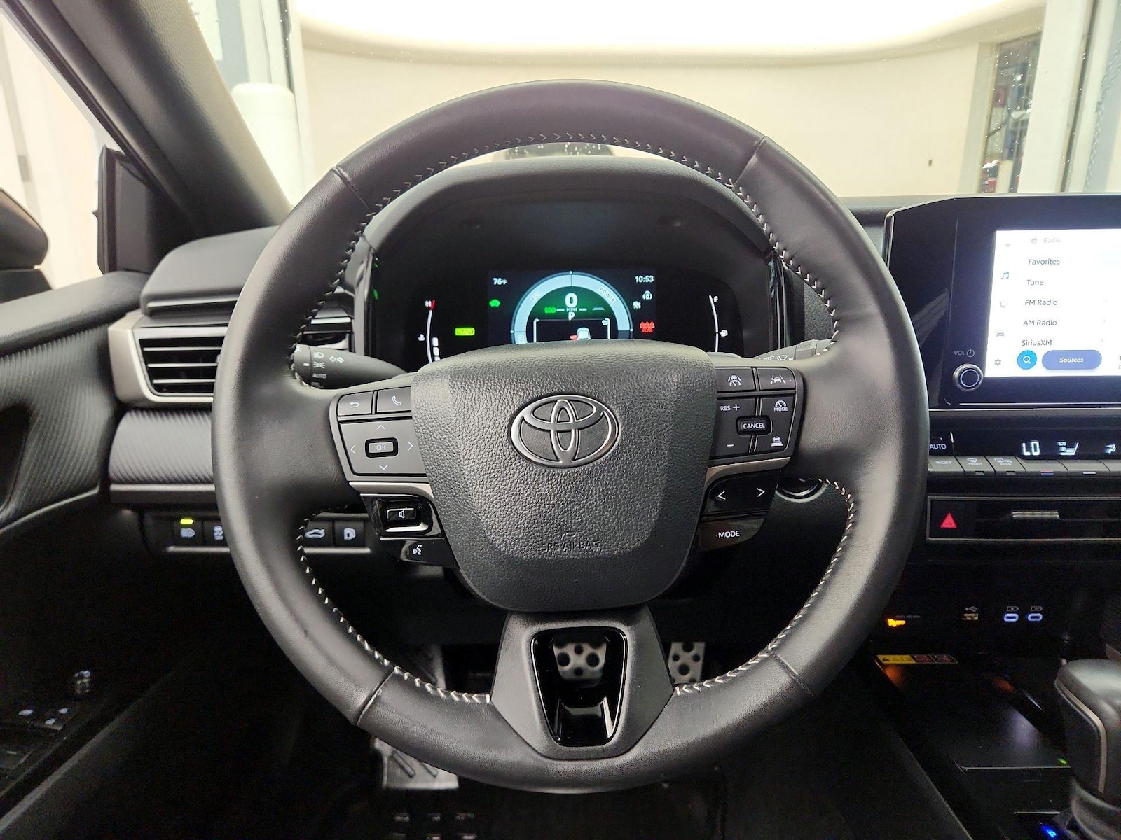 2025 Toyota Camry SE - Photo 11