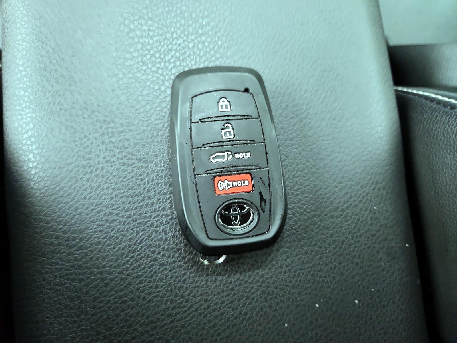 2025 Toyota Camry SE - Photo 23