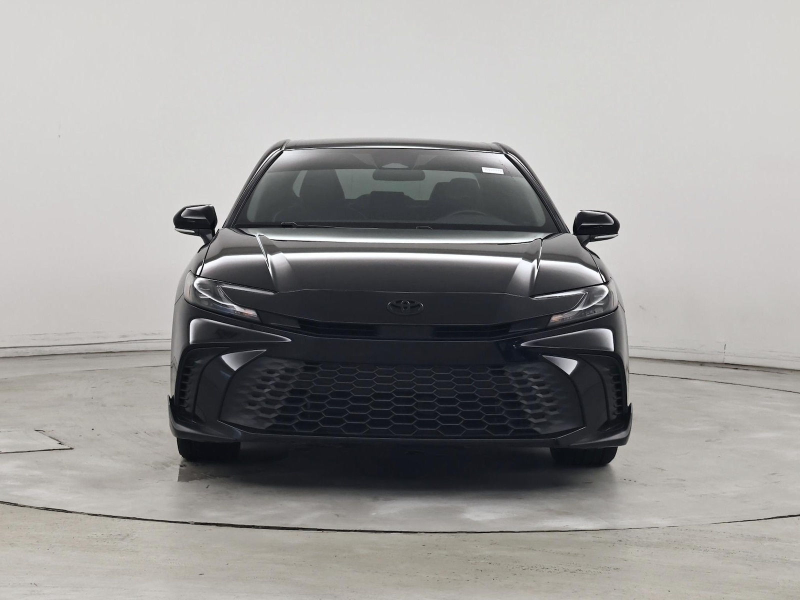 2025 Toyota Camry SE - Photo 6
