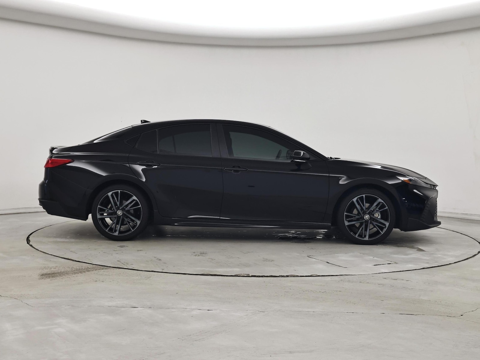 2025 Toyota Camry SE - Photo 8