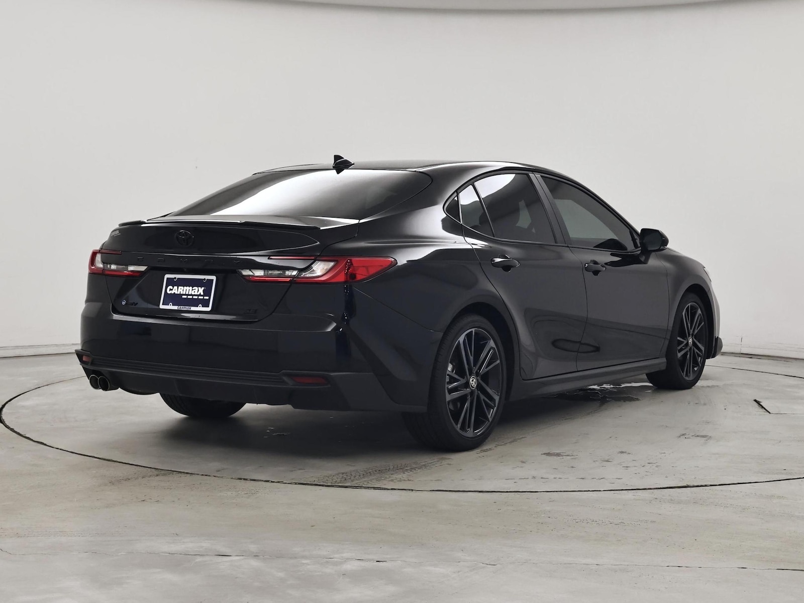 2025 Toyota Camry SE - Photo 9