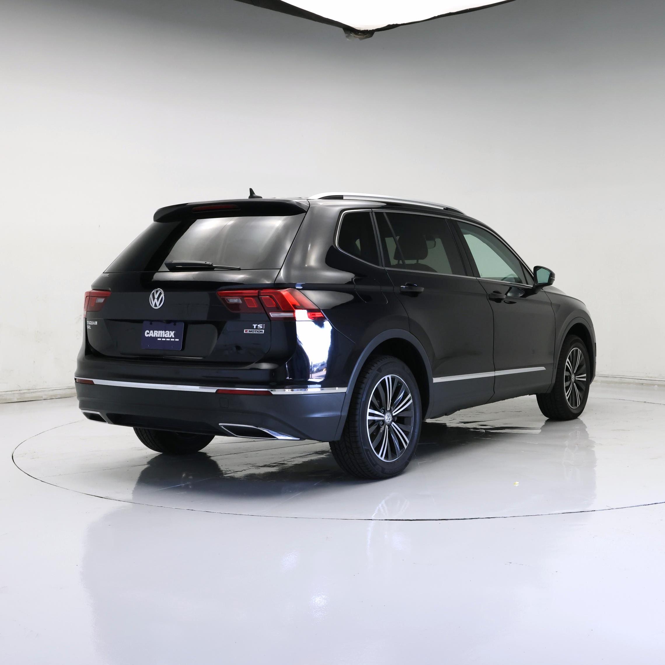 Thumbnail: 2018 Volkswagen Tiguan - 8