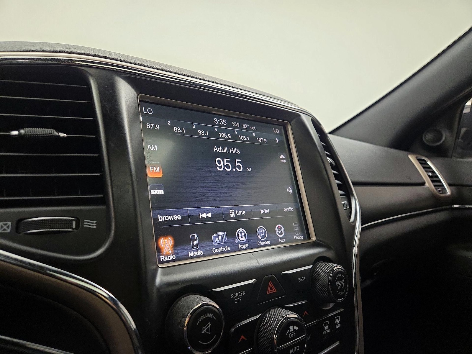 2015 Jeep Grand Cherokee Limited - Photo 17