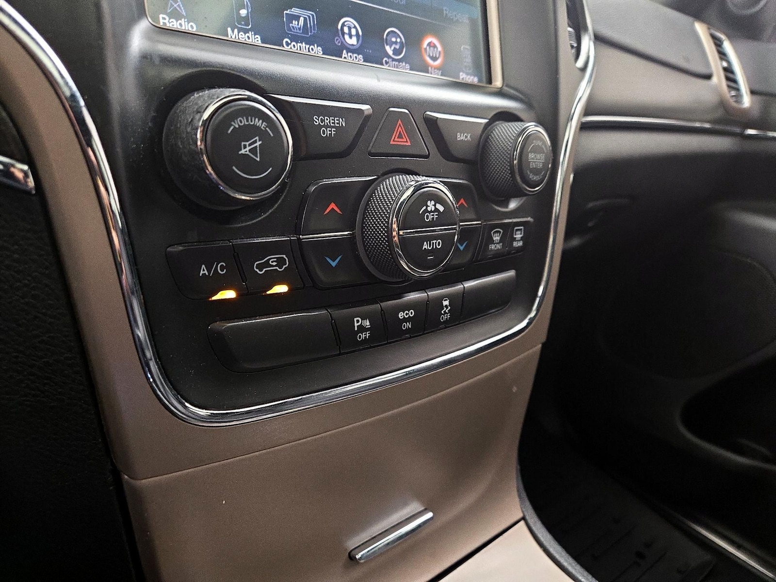 2015 Jeep Grand Cherokee Limited - Photo 18
