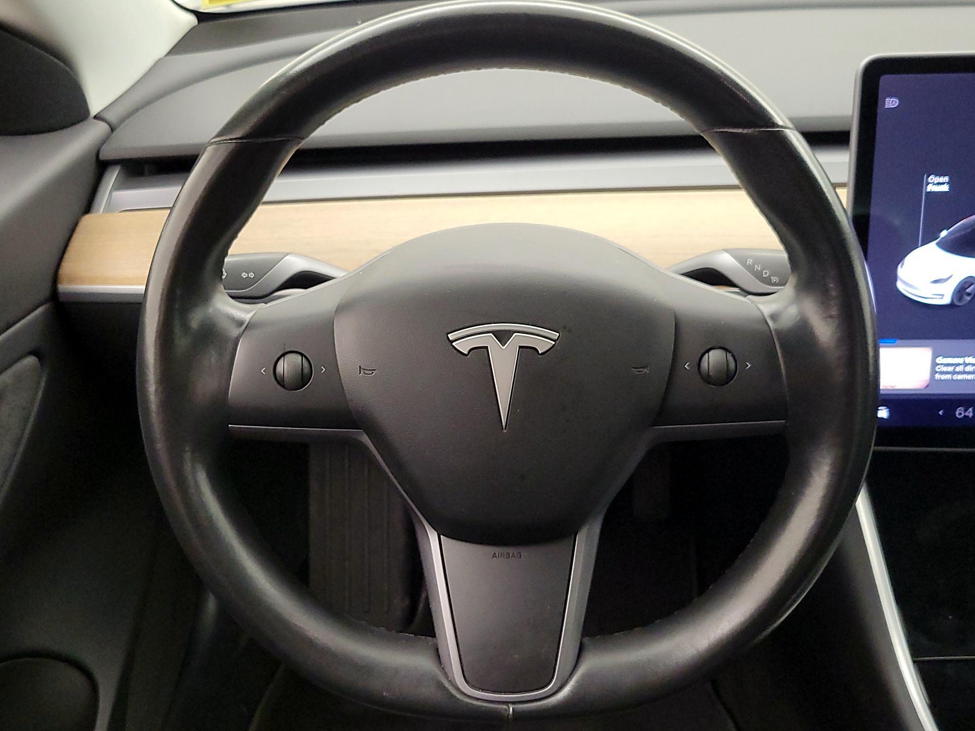 Thumbnail: 2019 Tesla Model 3 - 10