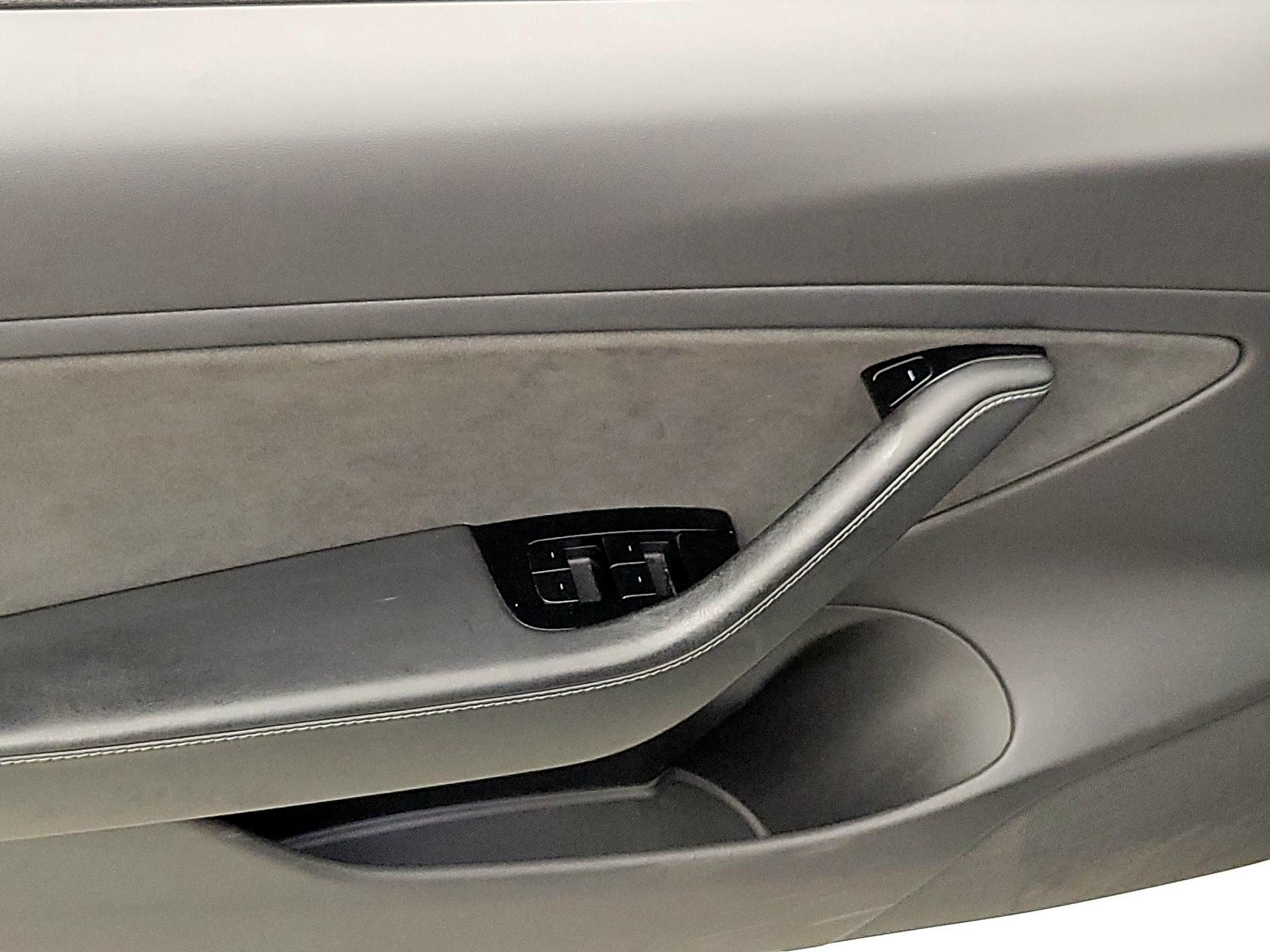 Thumbnail: 2019 Tesla Model 3 - 12