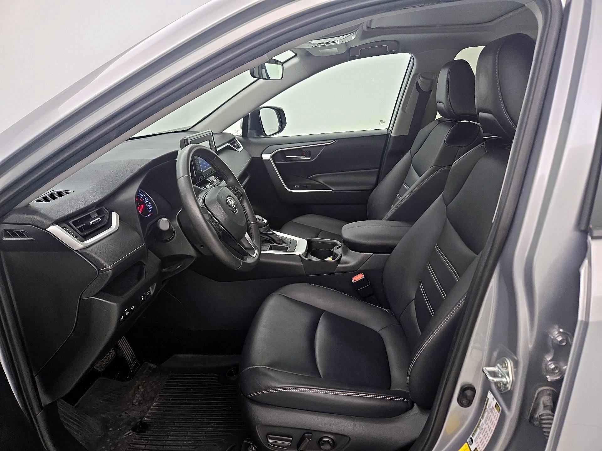Thumbnail: 2021 Toyota RAV4 - 11