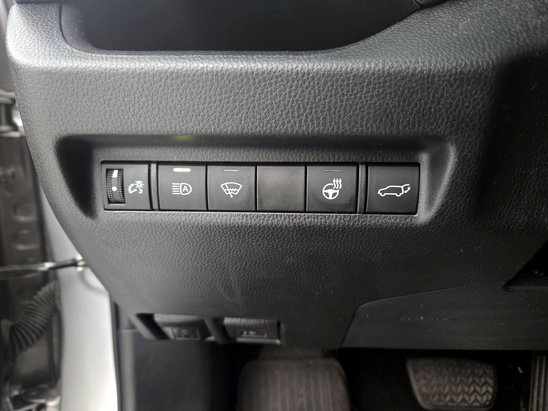 Thumbnail: 2021 Toyota RAV4 - 13