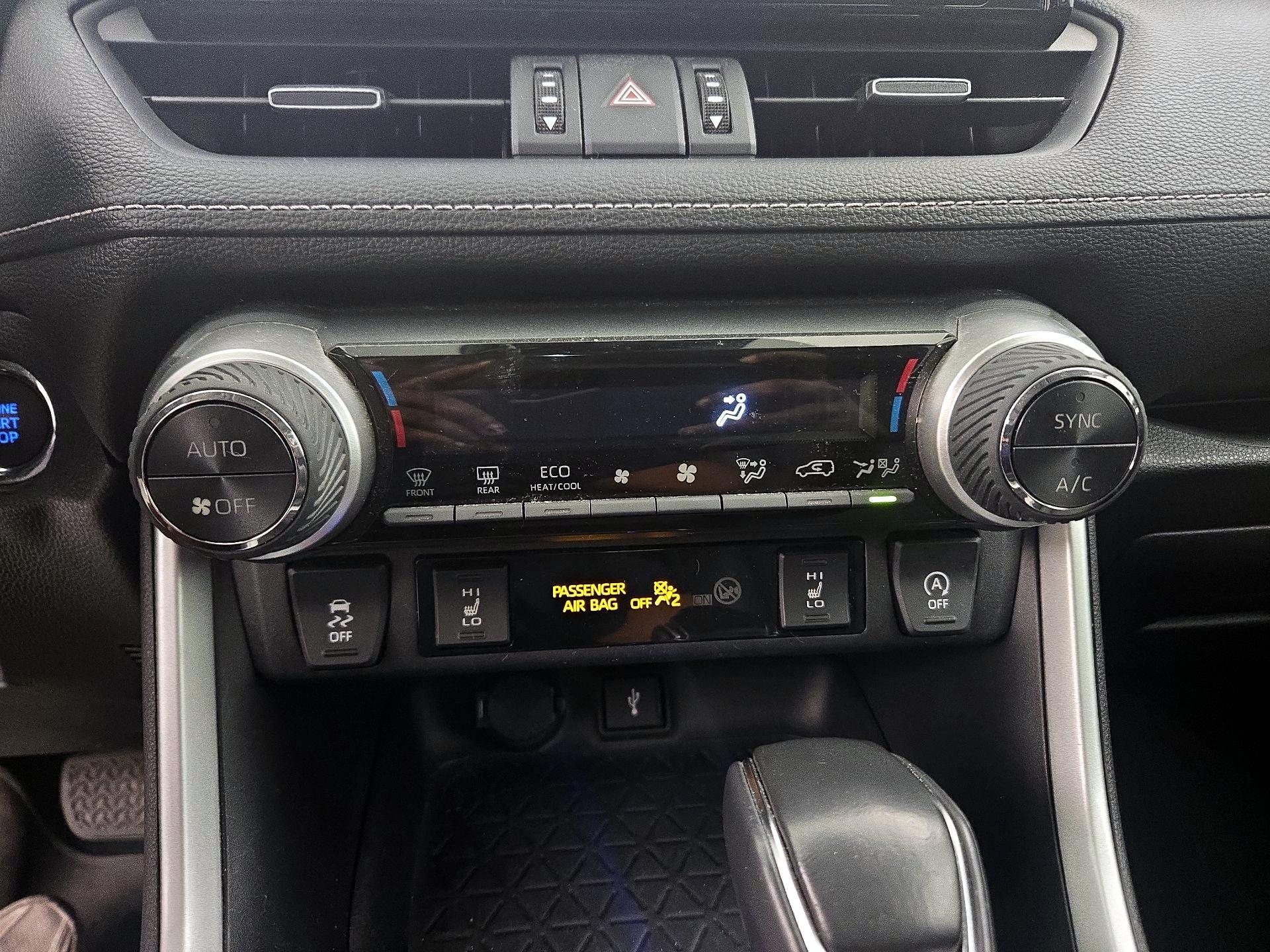 Thumbnail: 2021 Toyota RAV4 - 16