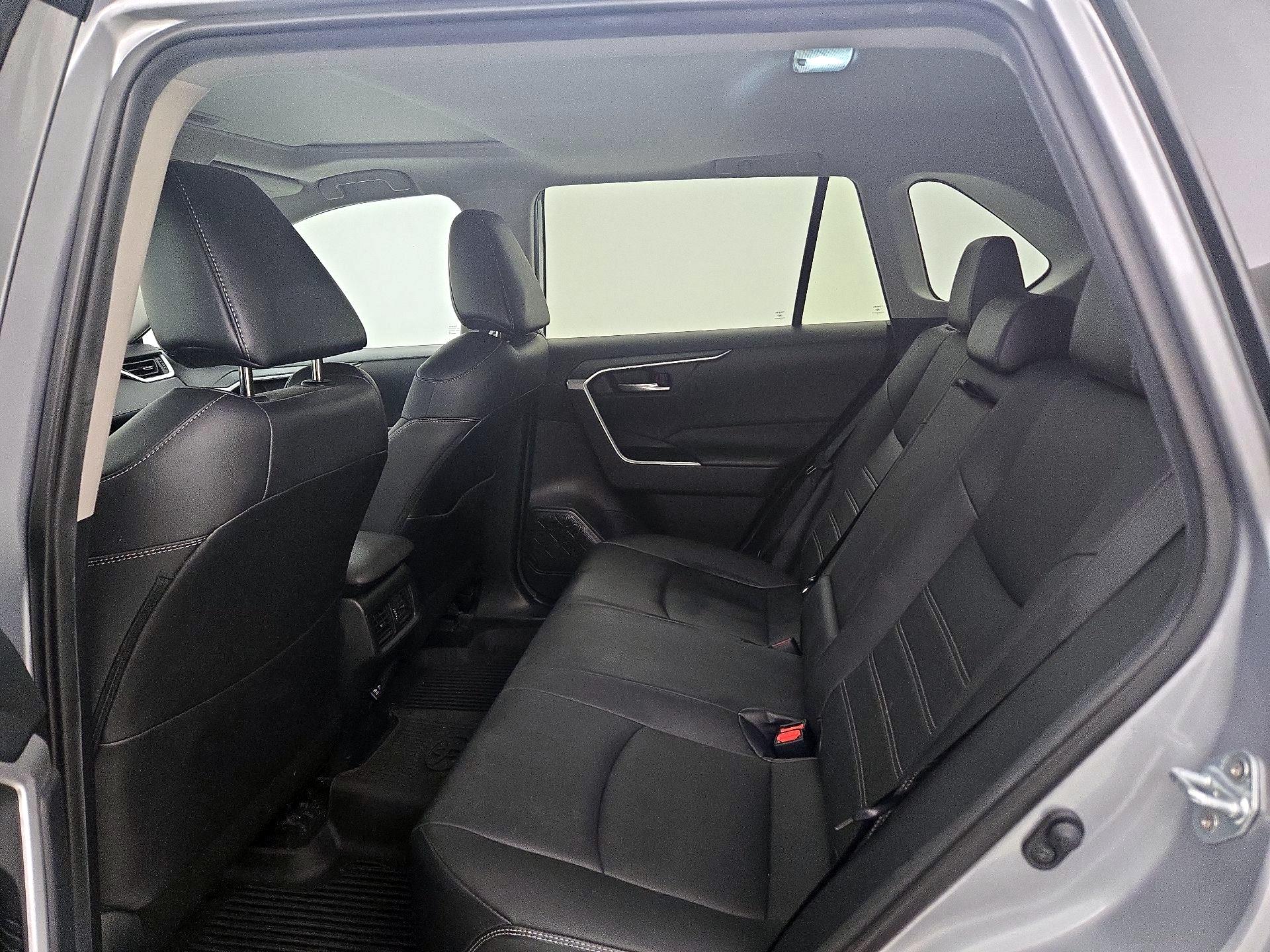 Thumbnail: 2021 Toyota RAV4 - 20