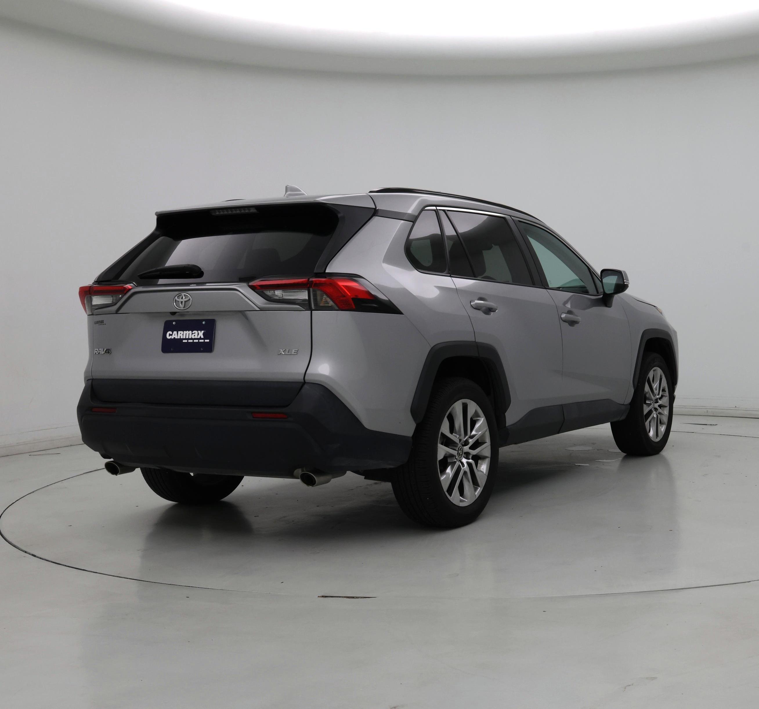 Thumbnail: 2021 Toyota RAV4 - 8