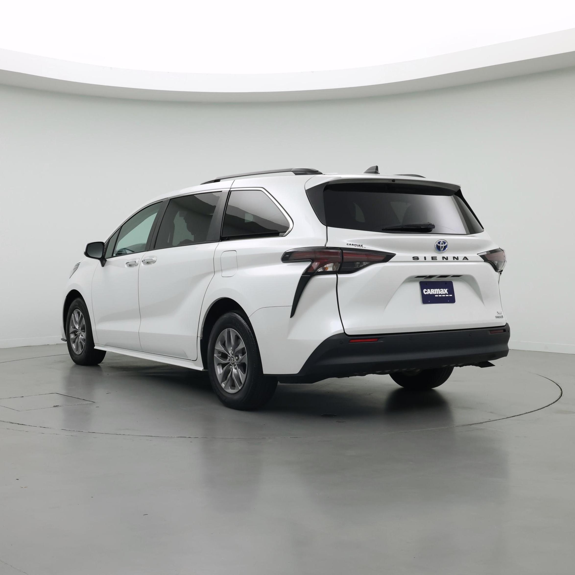 Thumbnail: 2024 Toyota Sienna - 2