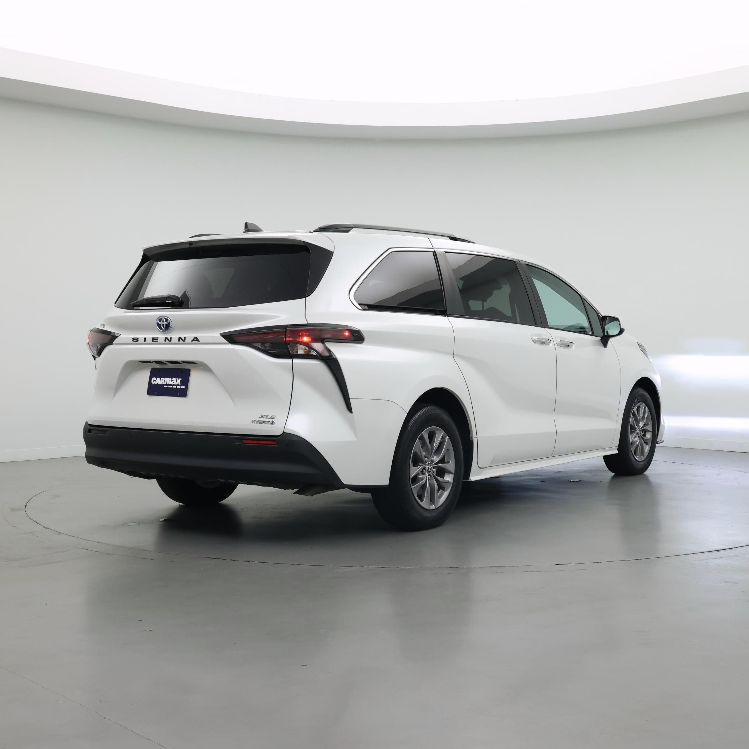 Thumbnail: 2024 Toyota Sienna - 8