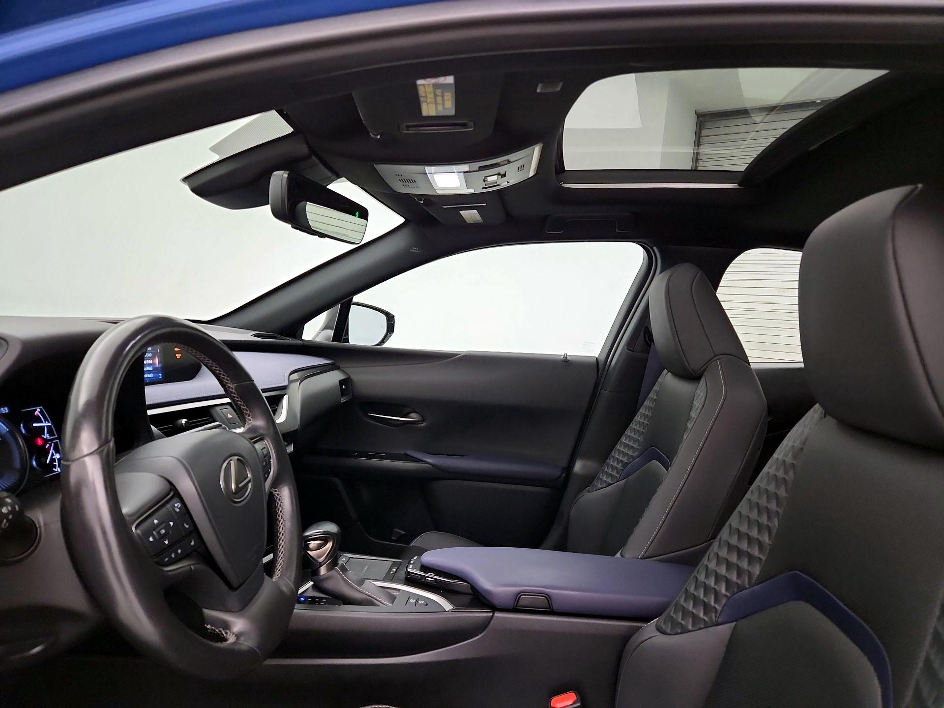 Thumbnail: 2021 Lexus UX - 18