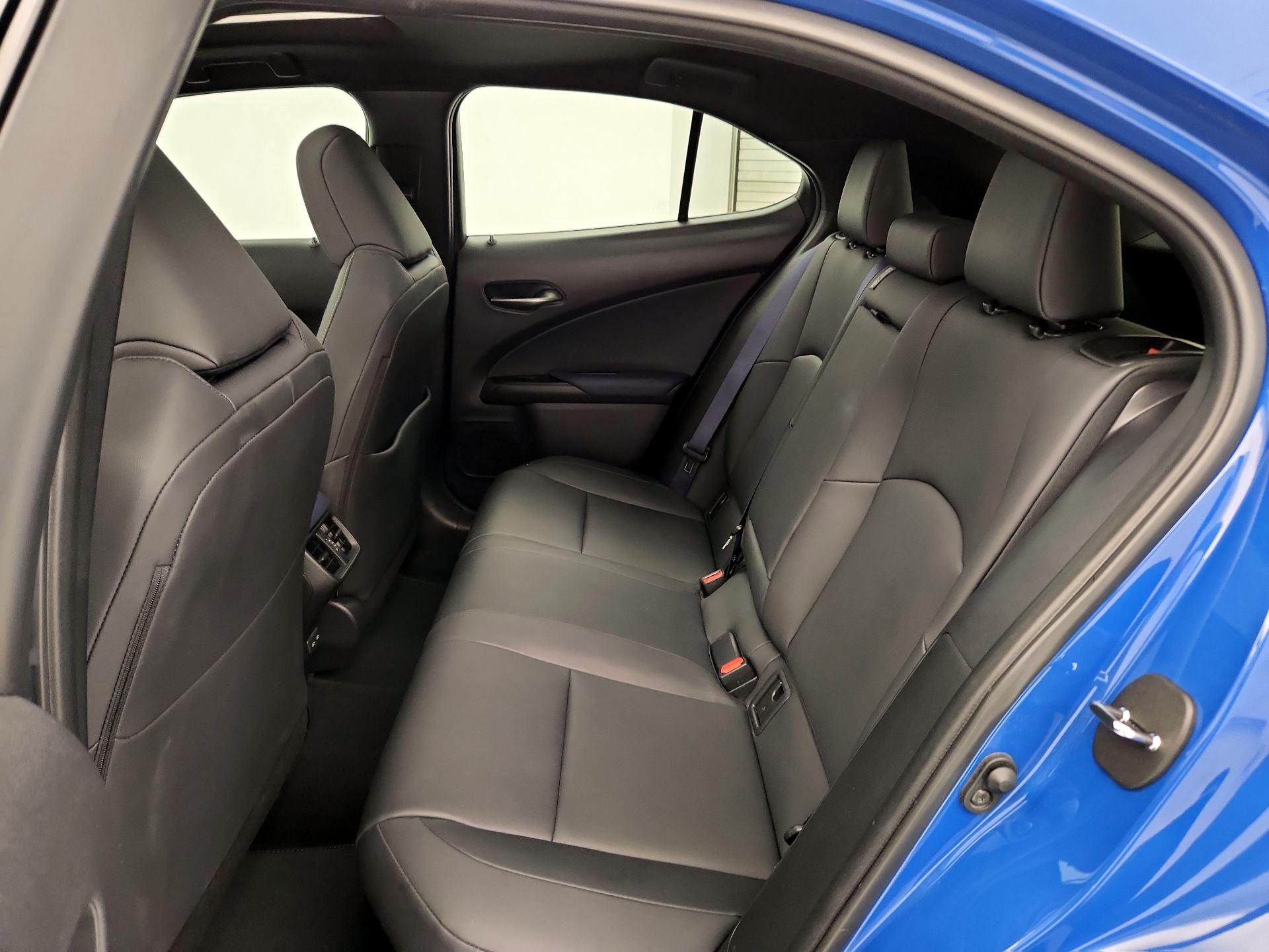 Thumbnail: 2021 Lexus UX - 19