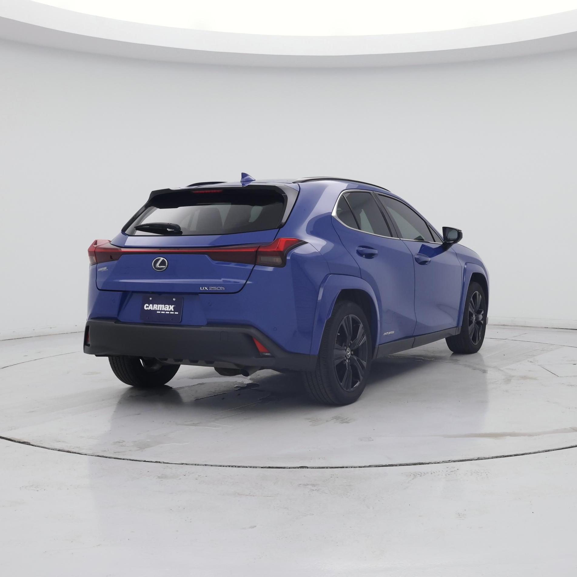 Thumbnail: 2021 Lexus UX - 8