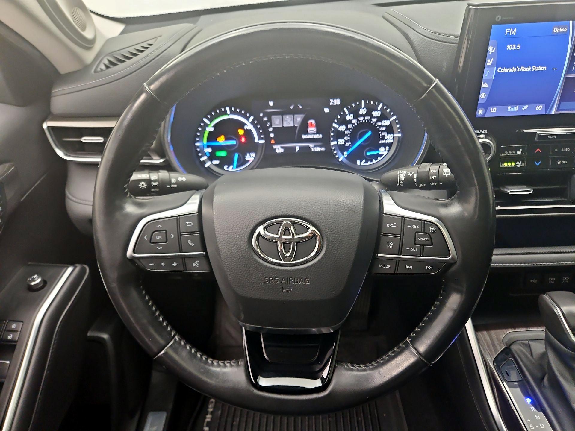 Thumbnail: 2021 Toyota Highlander - 10