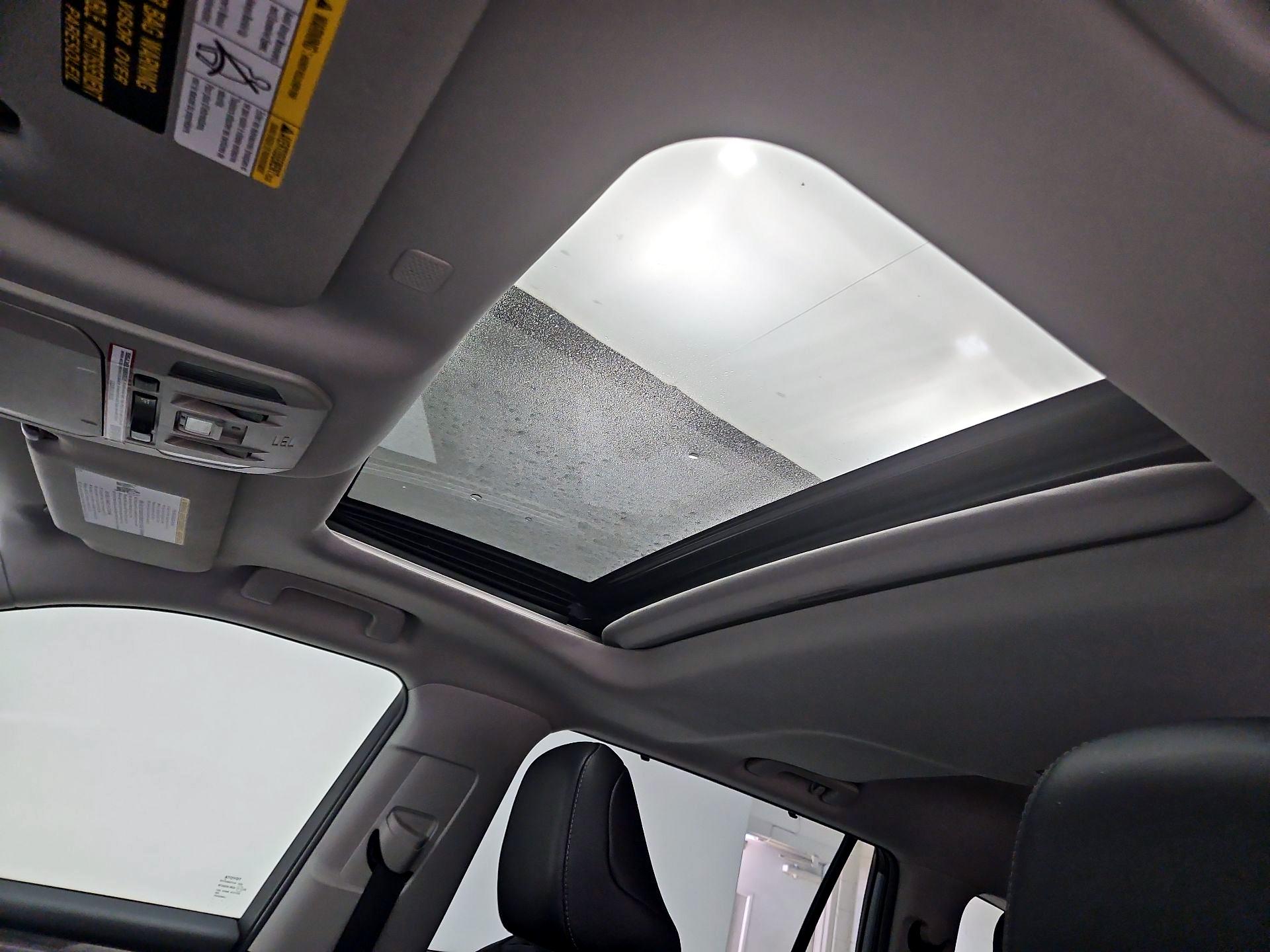 Thumbnail: 2021 Toyota Highlander - 20