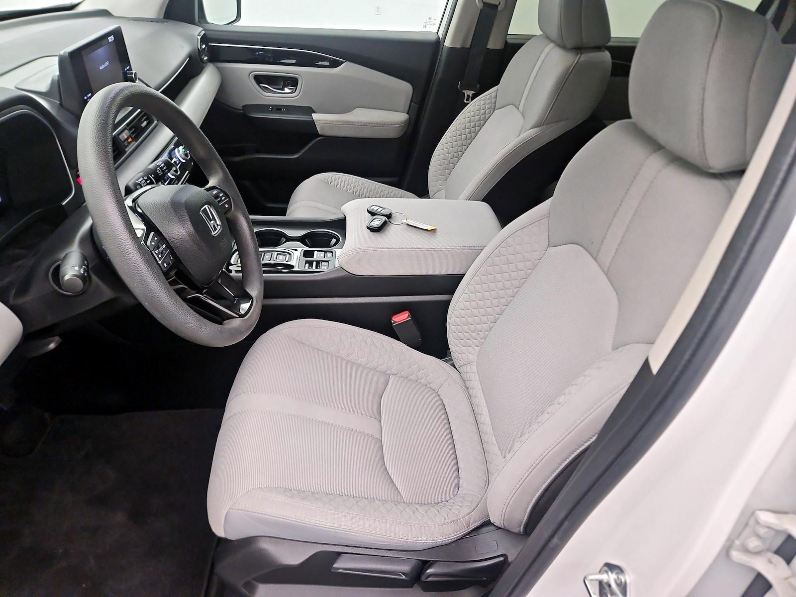 2023 Honda Pilot LX - Photo 12