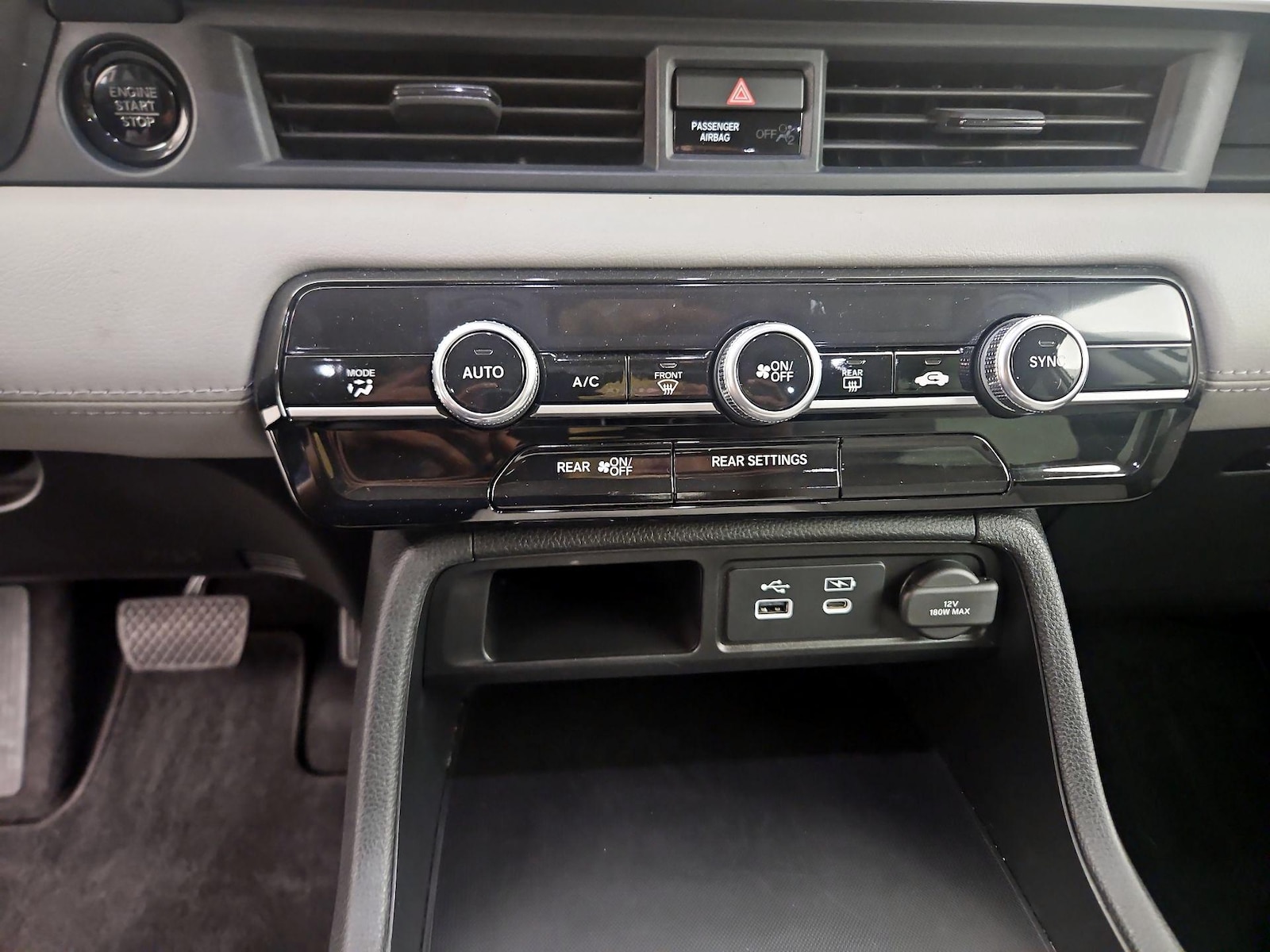 2023 Honda Pilot LX - Photo 17