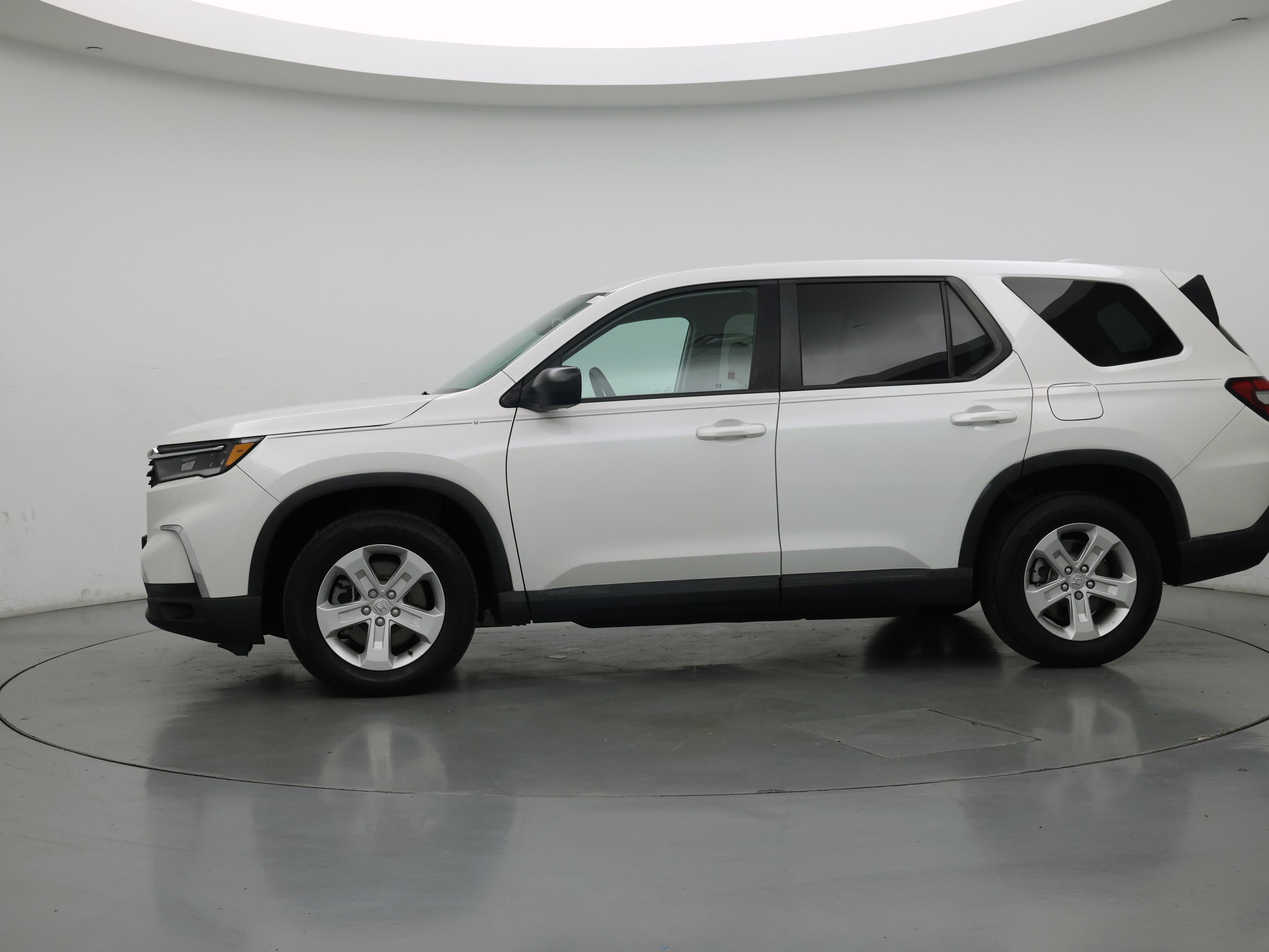Thumbnail: 2023 Honda Pilot - 3