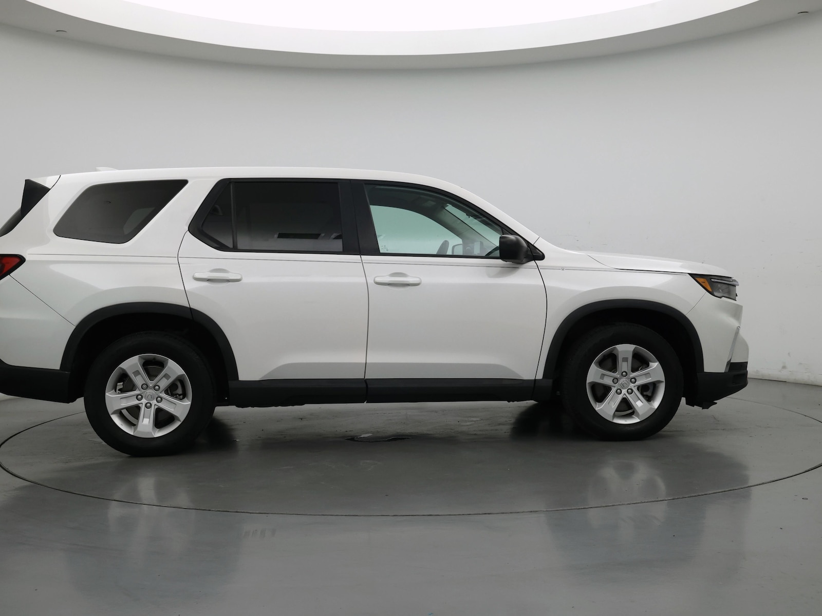 2023 Honda Pilot LX - Photo 8