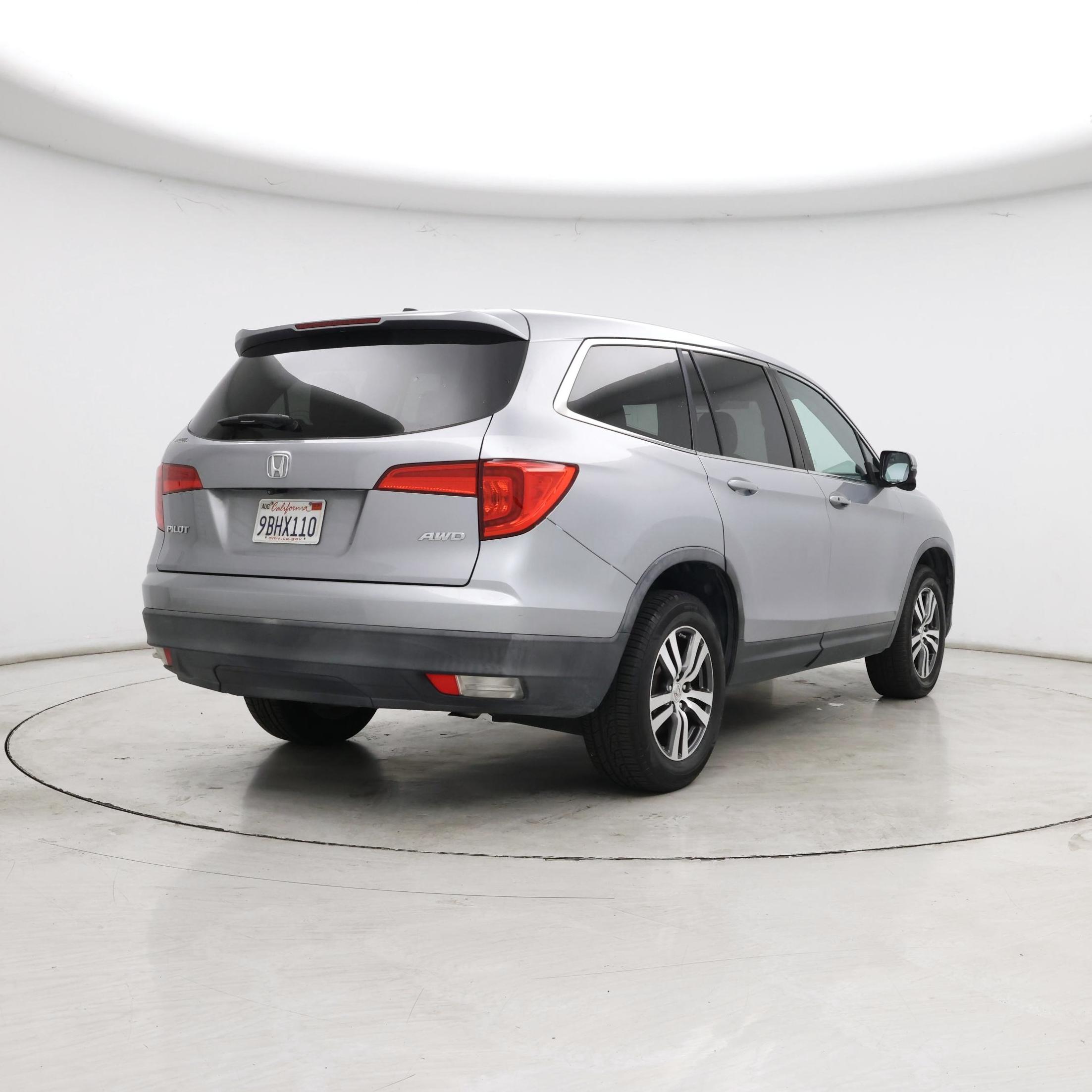 Thumbnail: 2016 Honda Pilot - 8
