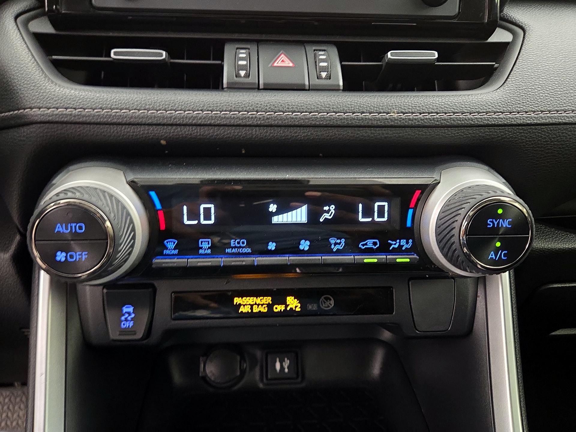 Thumbnail: 2019 Toyota RAV4 - 16