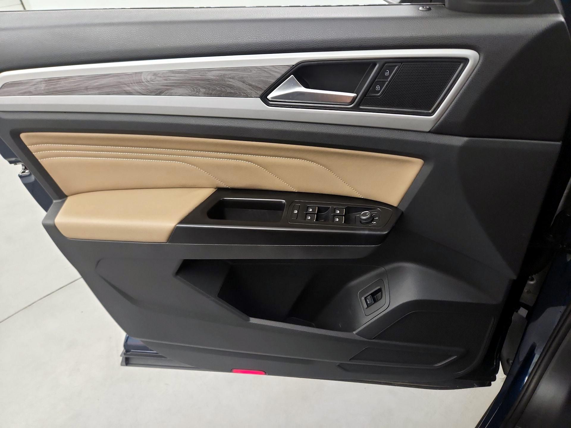 Thumbnail: 2021 Volkswagen Atlas - 12