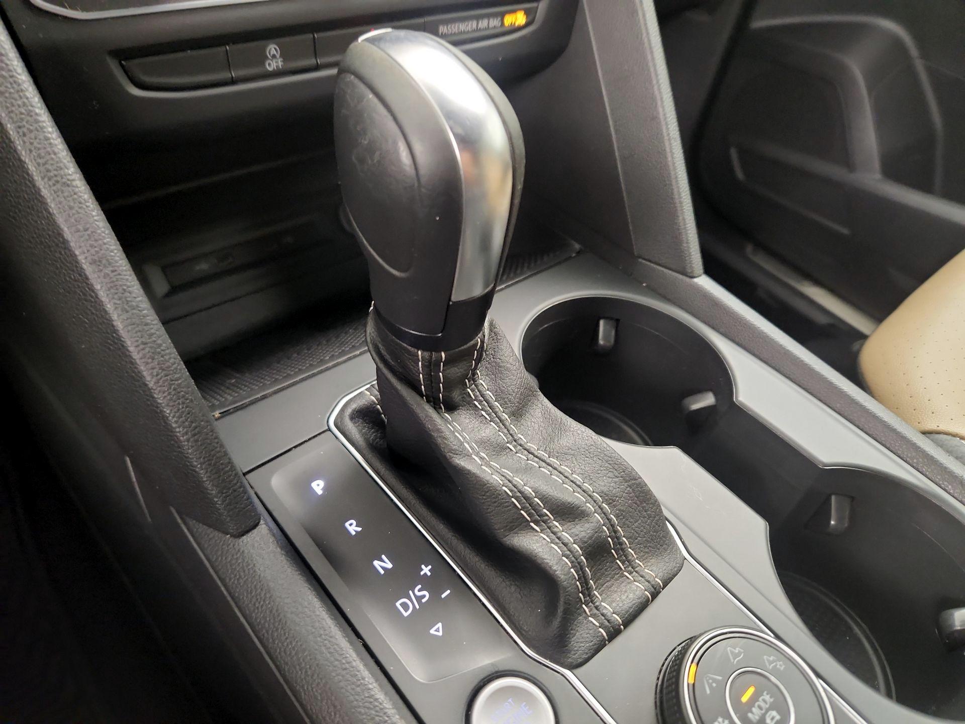 Thumbnail: 2021 Volkswagen Atlas - 17