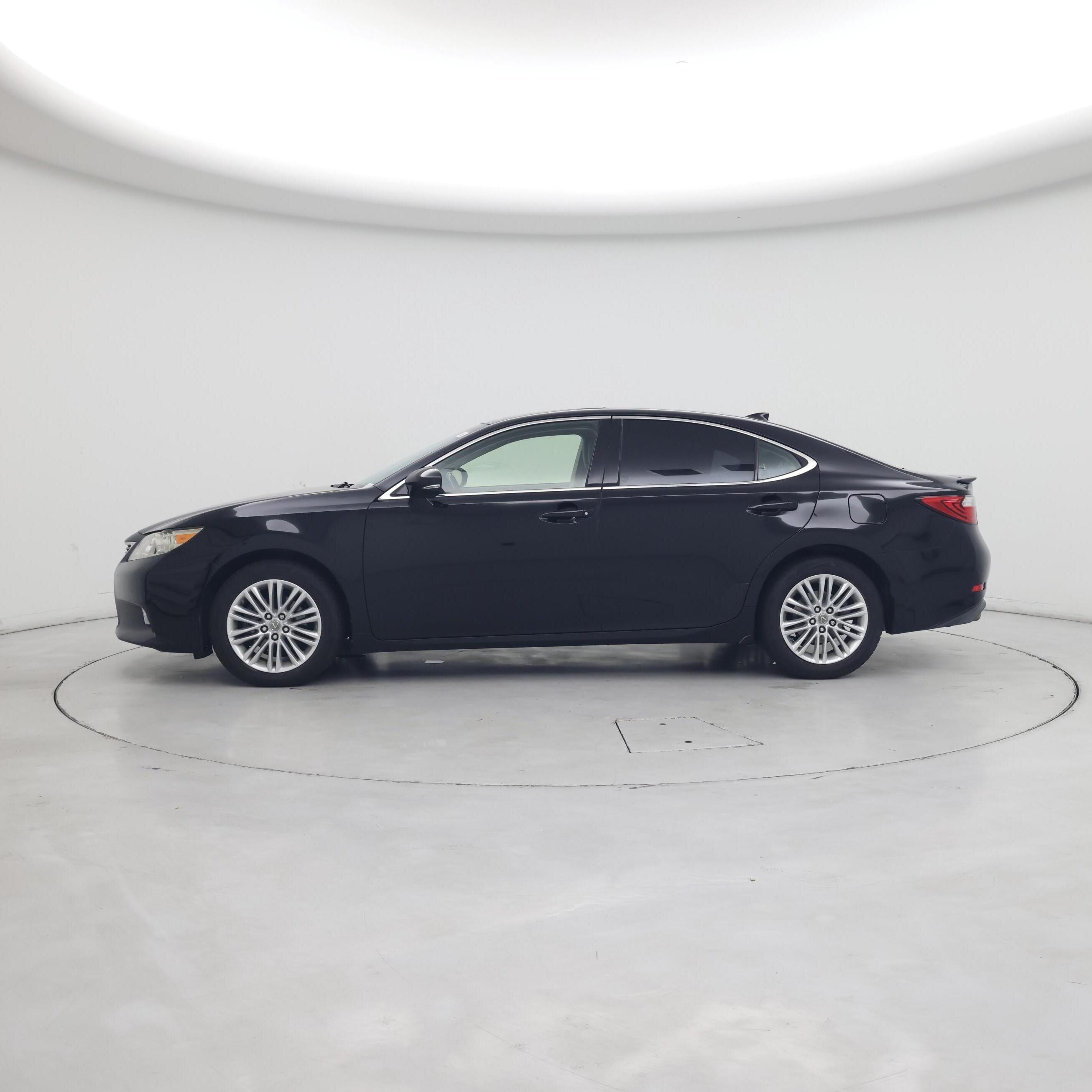 Thumbnail: 2015 Lexus ES - 3