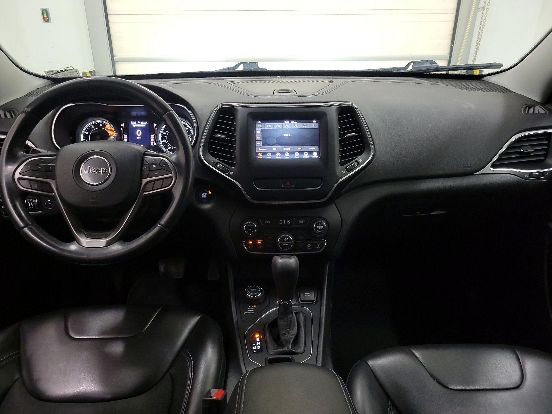 Thumbnail: 2019 Jeep Cherokee - 9