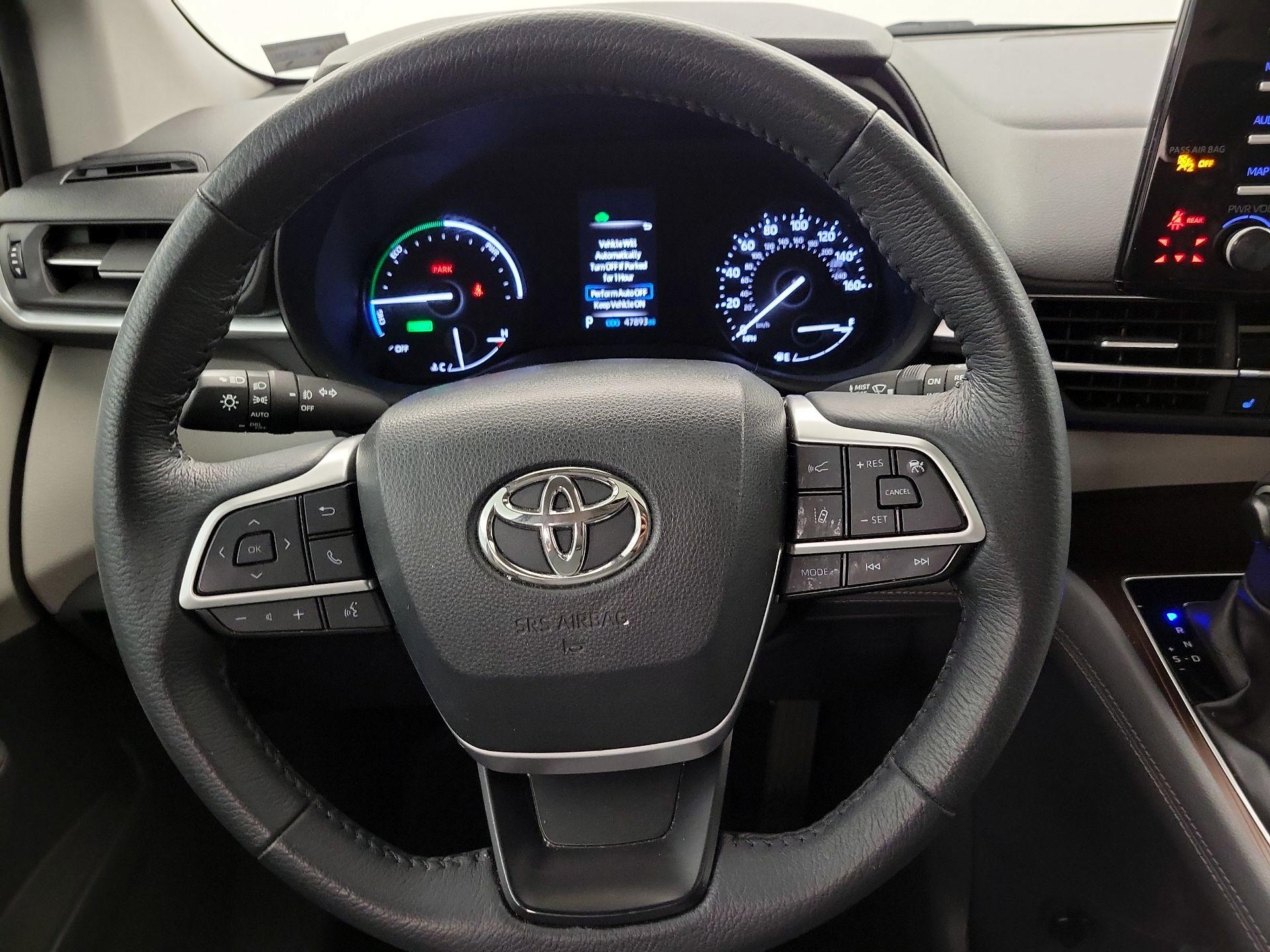 Thumbnail: 2024 Toyota Sienna - 10