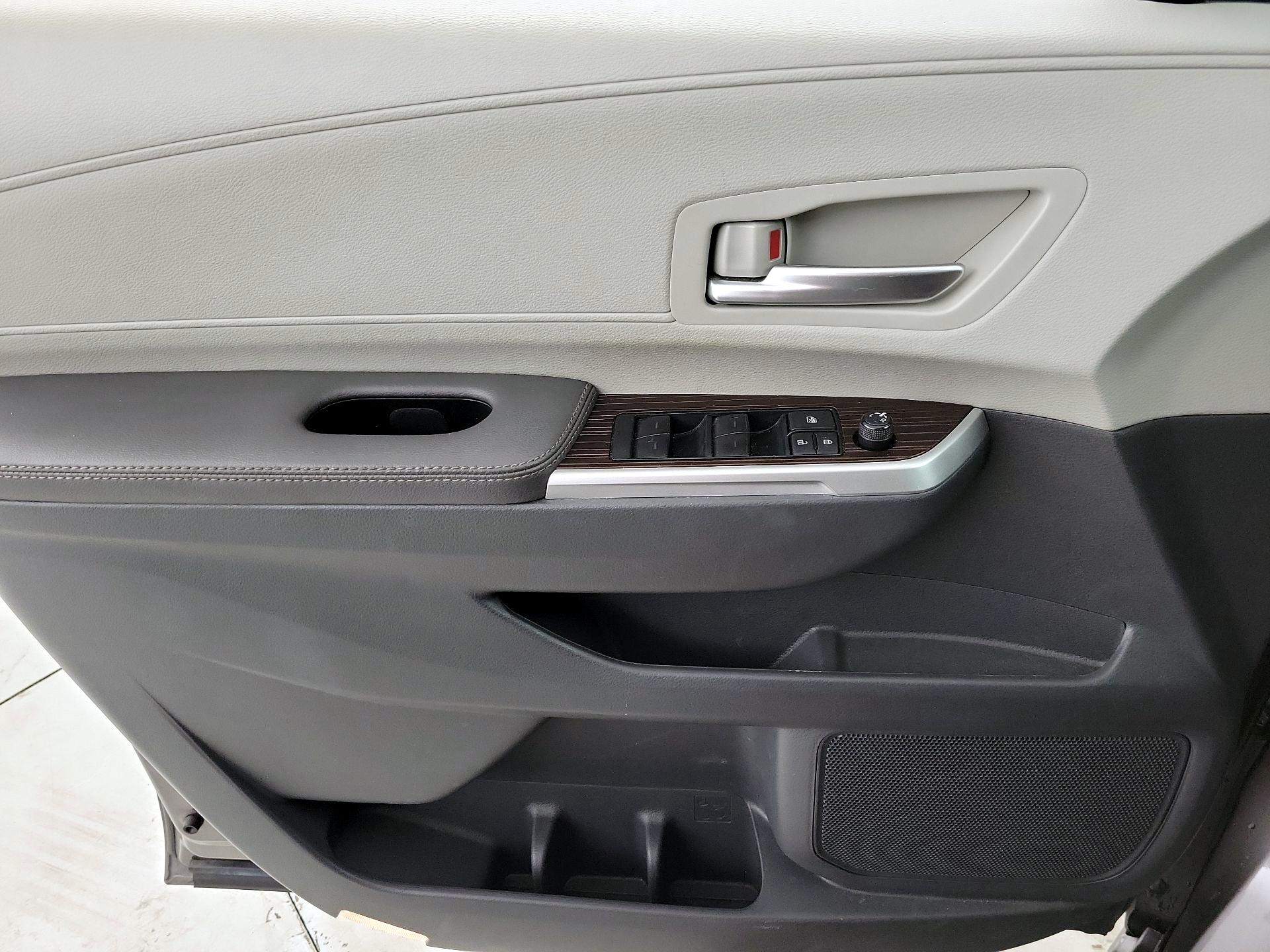 Thumbnail: 2024 Toyota Sienna - 12